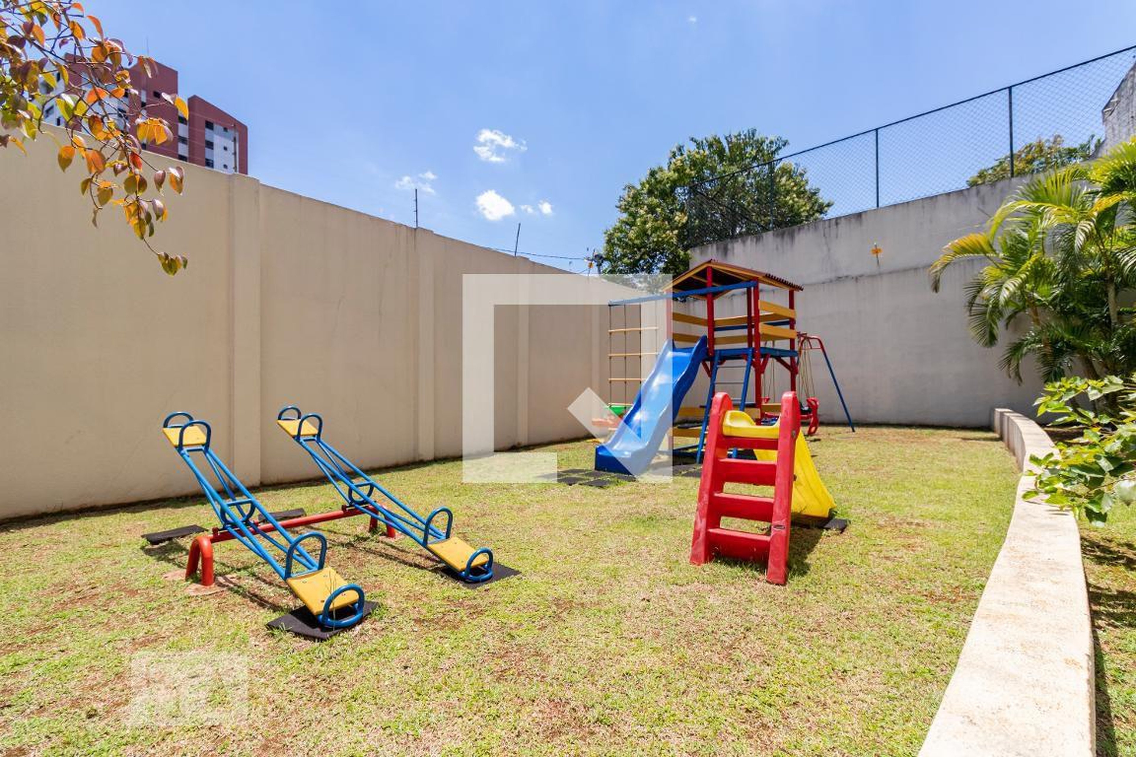 Playground - Orquídea Tropical