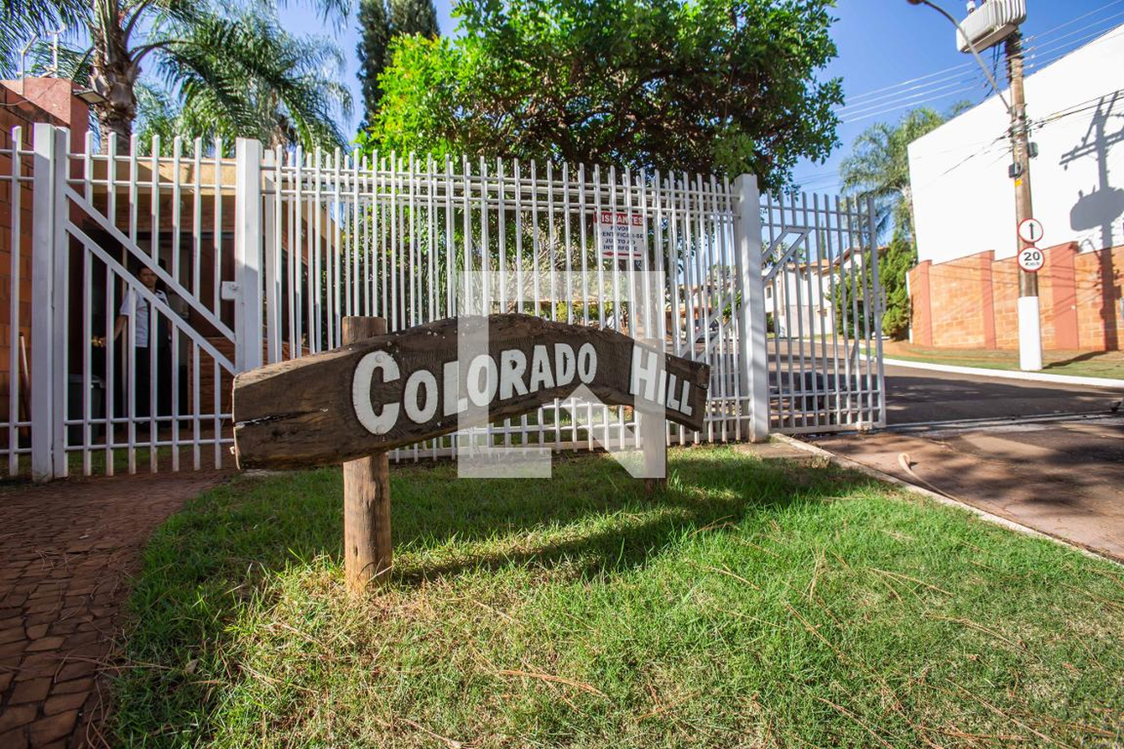 Fachada do condomínio Condomínio Colorado Hill