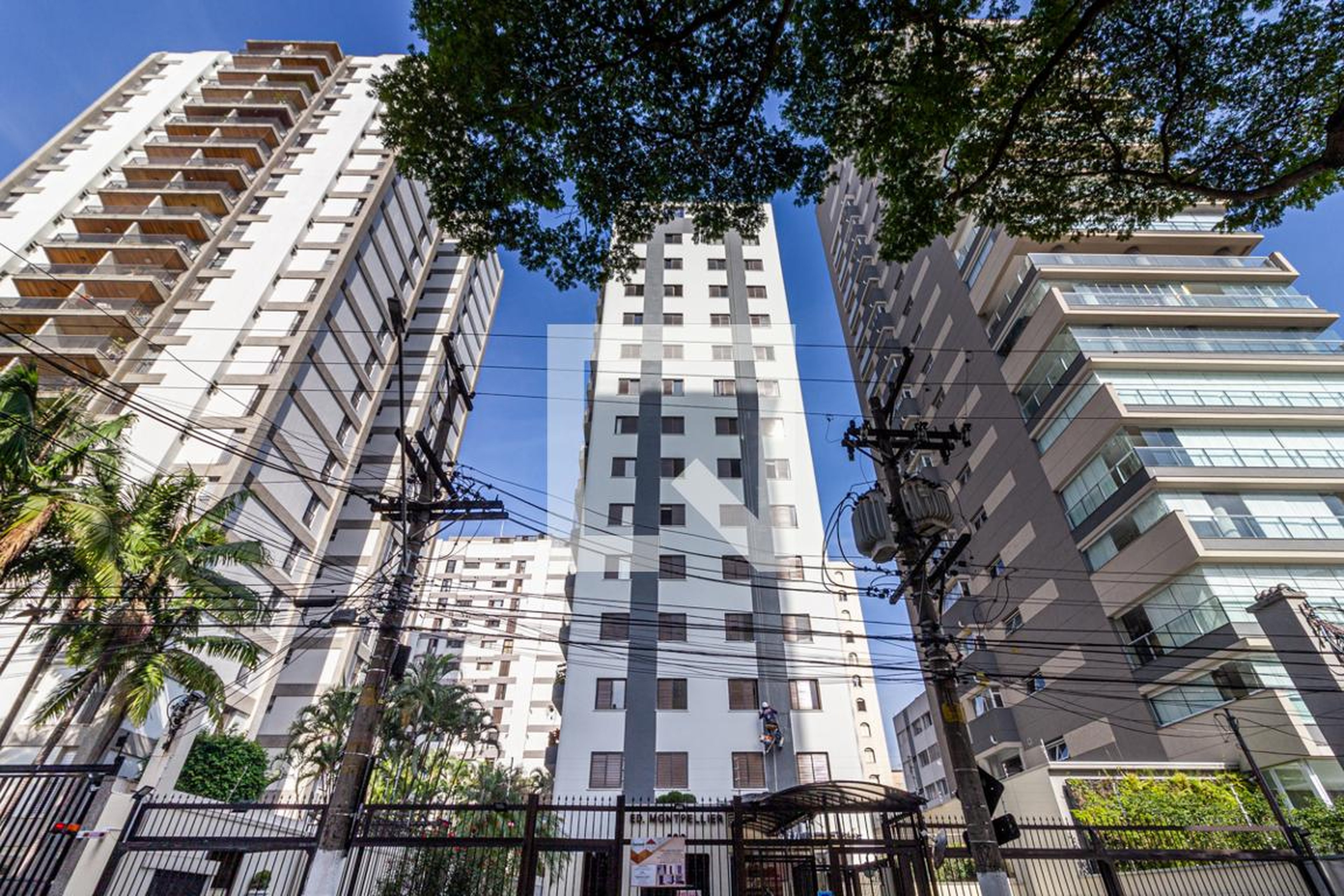 Fachada Condomínio em Avenida Jurucê, 512