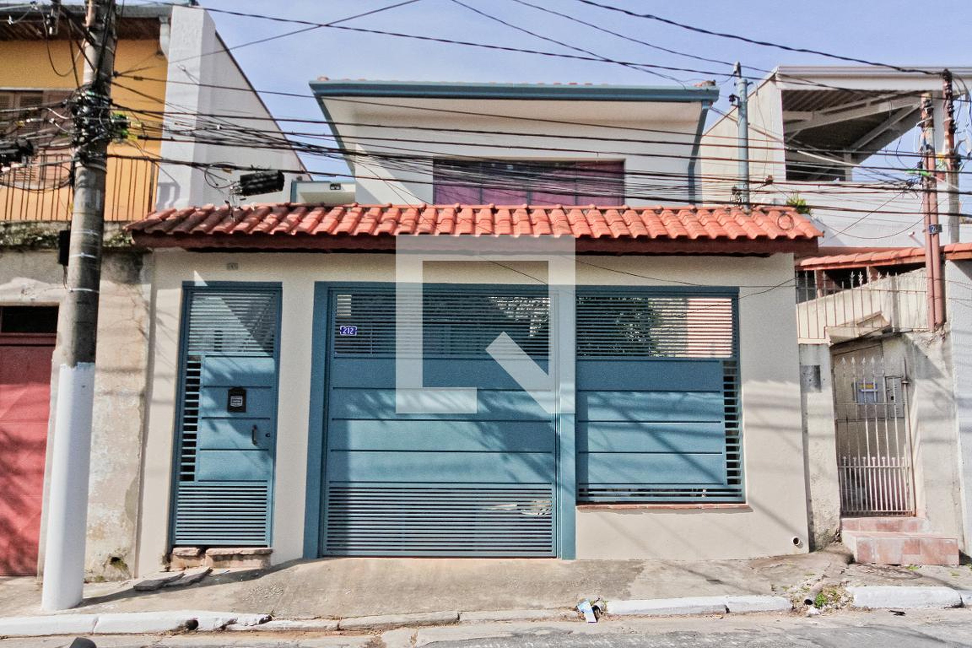 Fachada Condomínio em Rua Cecília da Silva, 212