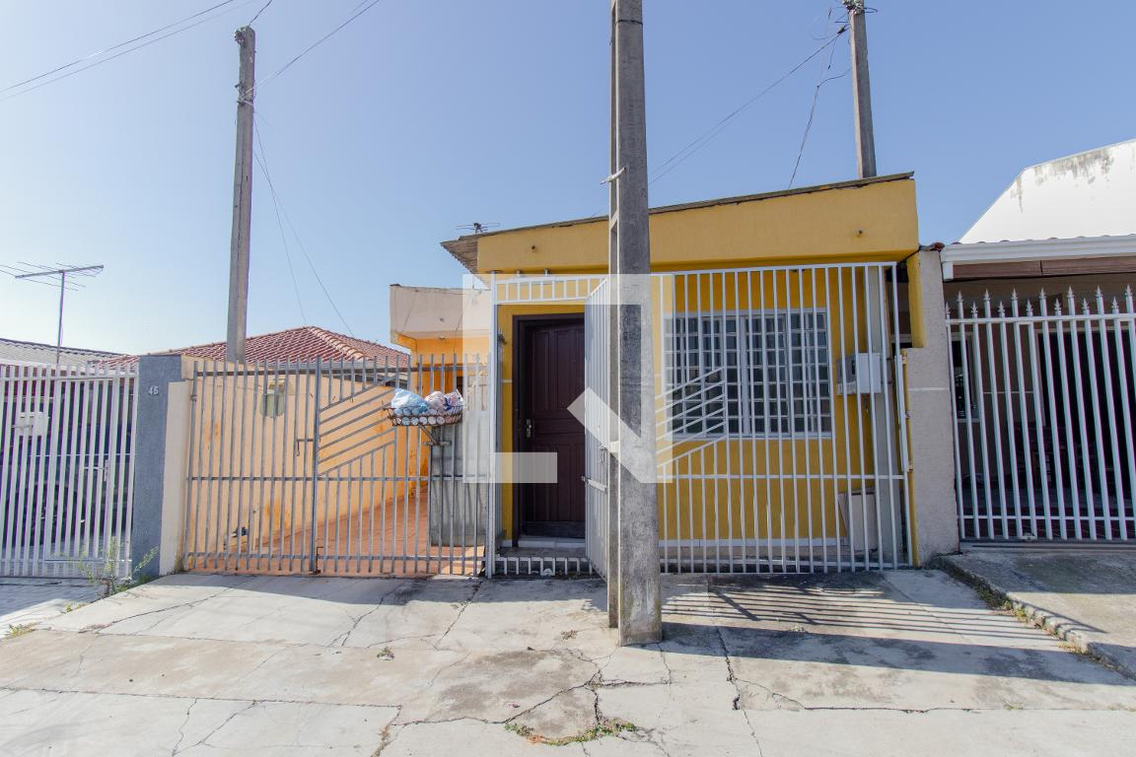 Fachada Condomínio em Rua Estefano Betezek, 53