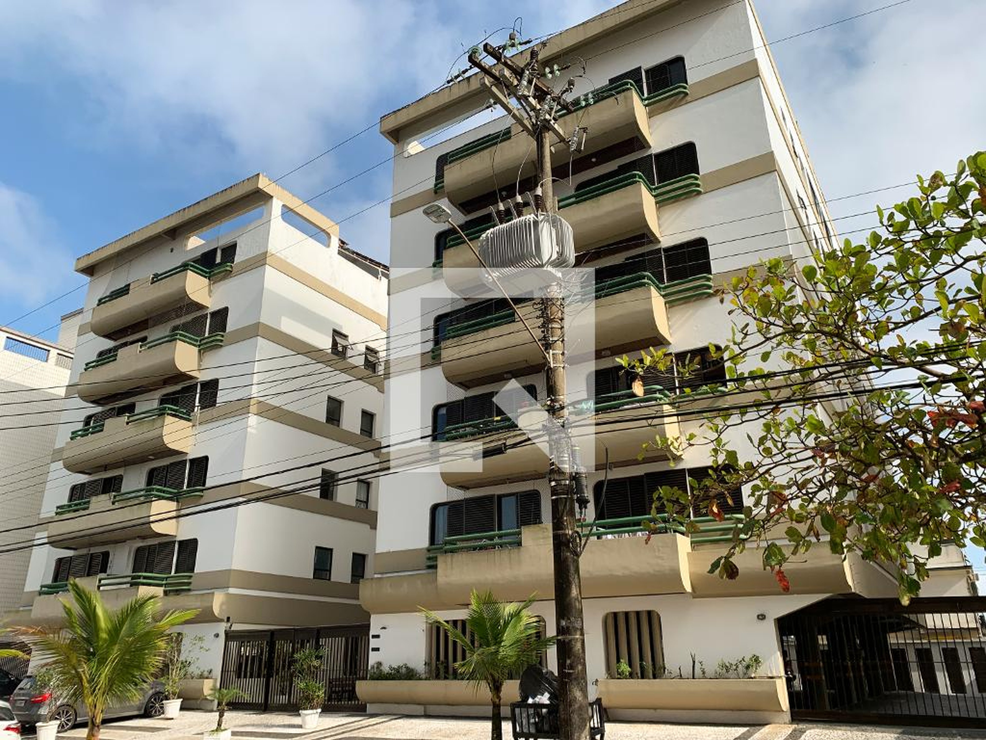 Fachada Condomínio em Rua Antônio Alonso Gonzáles, 332