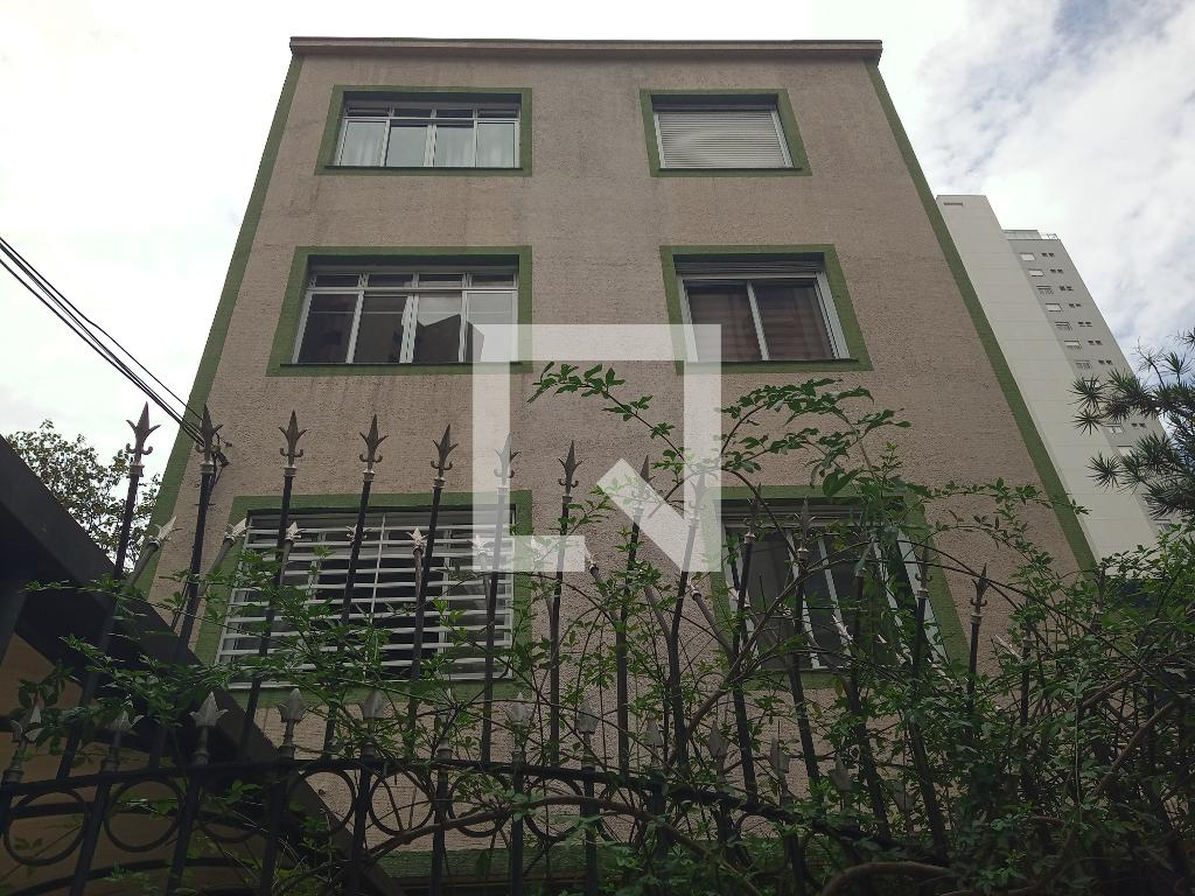 Fachada do Prédio Condomínio Francisco Cruz