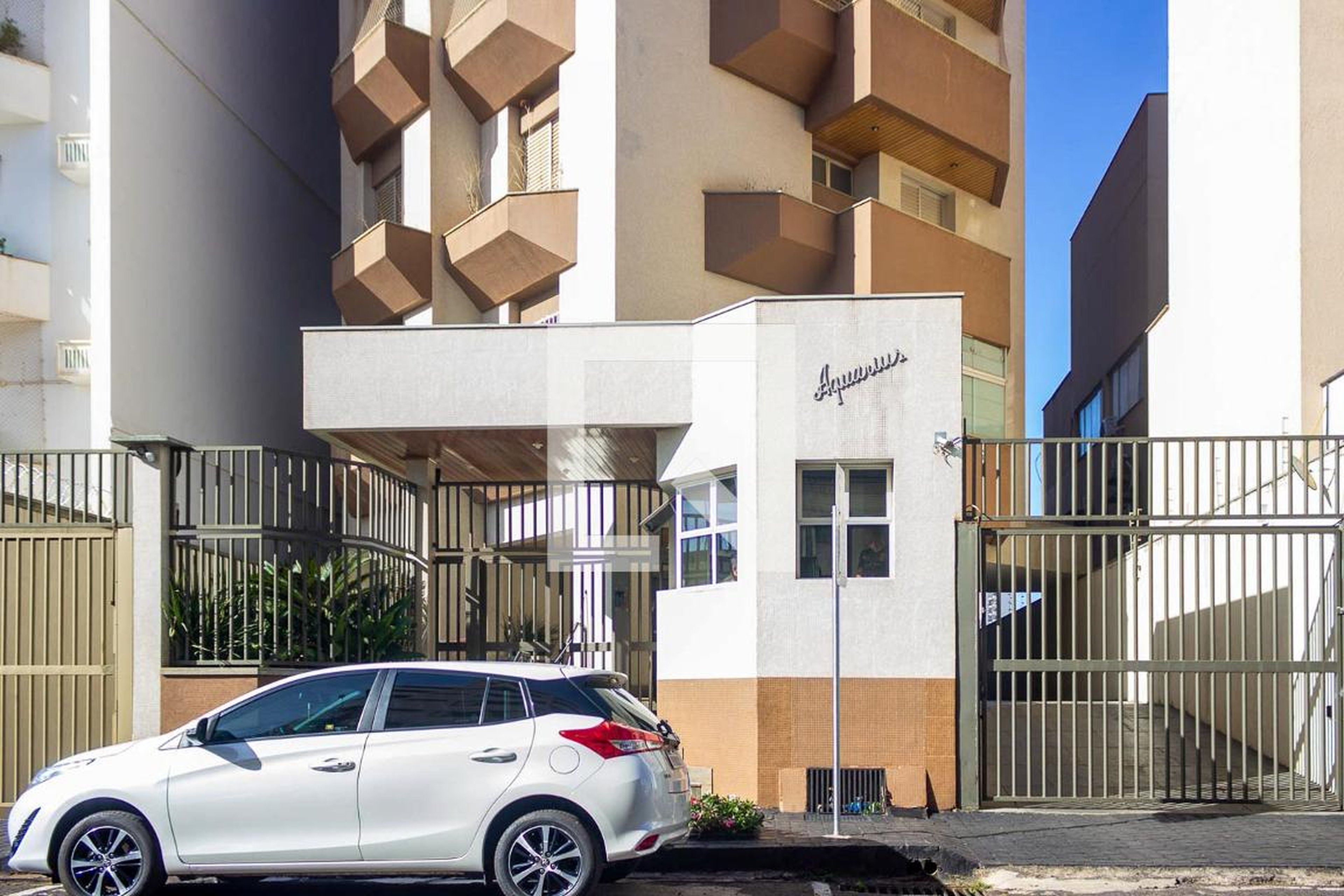 Fachada Condomínio em Rua Bernardo Cupertino, 349