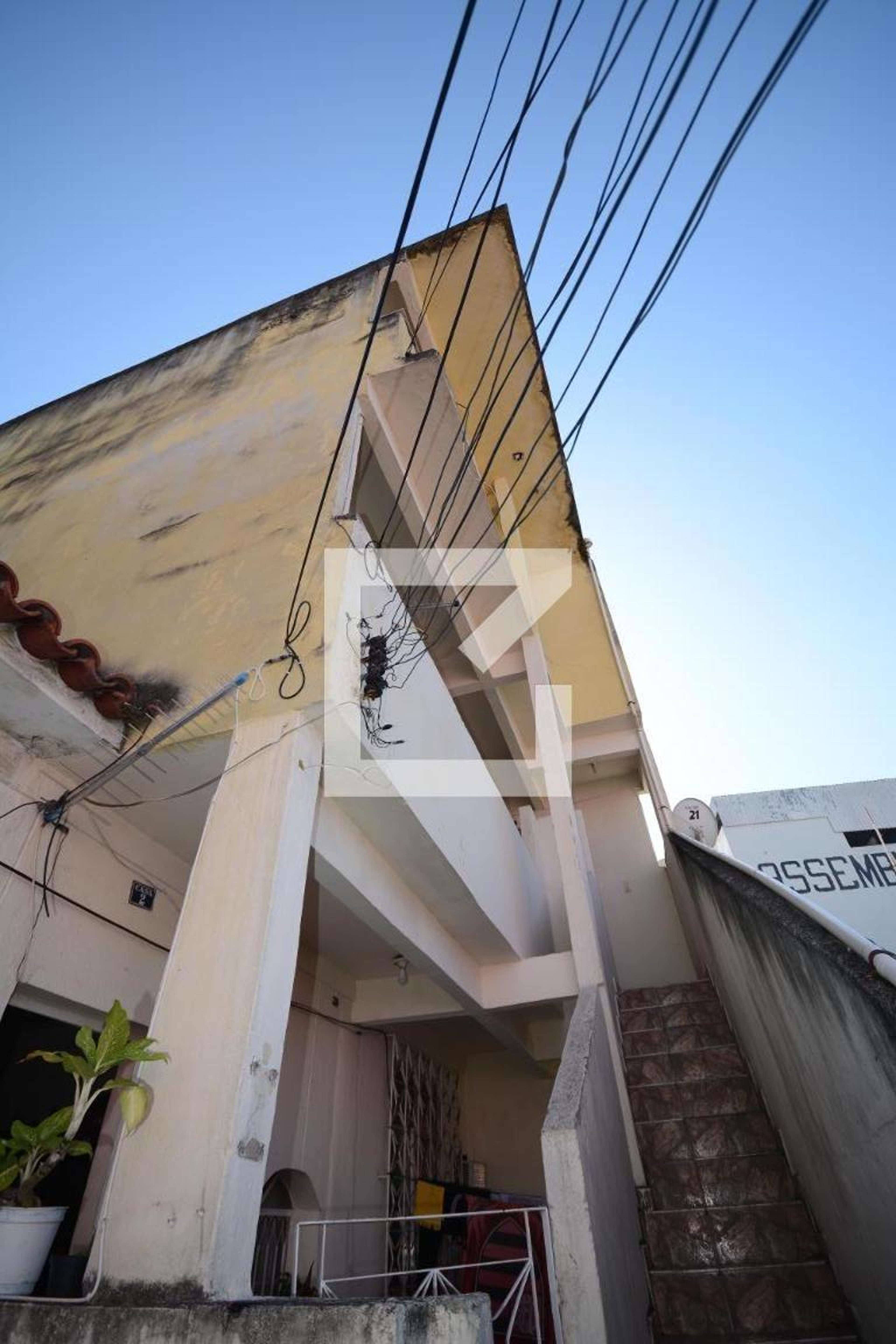 Fachada Condomínio em Rua Piaiba, 243