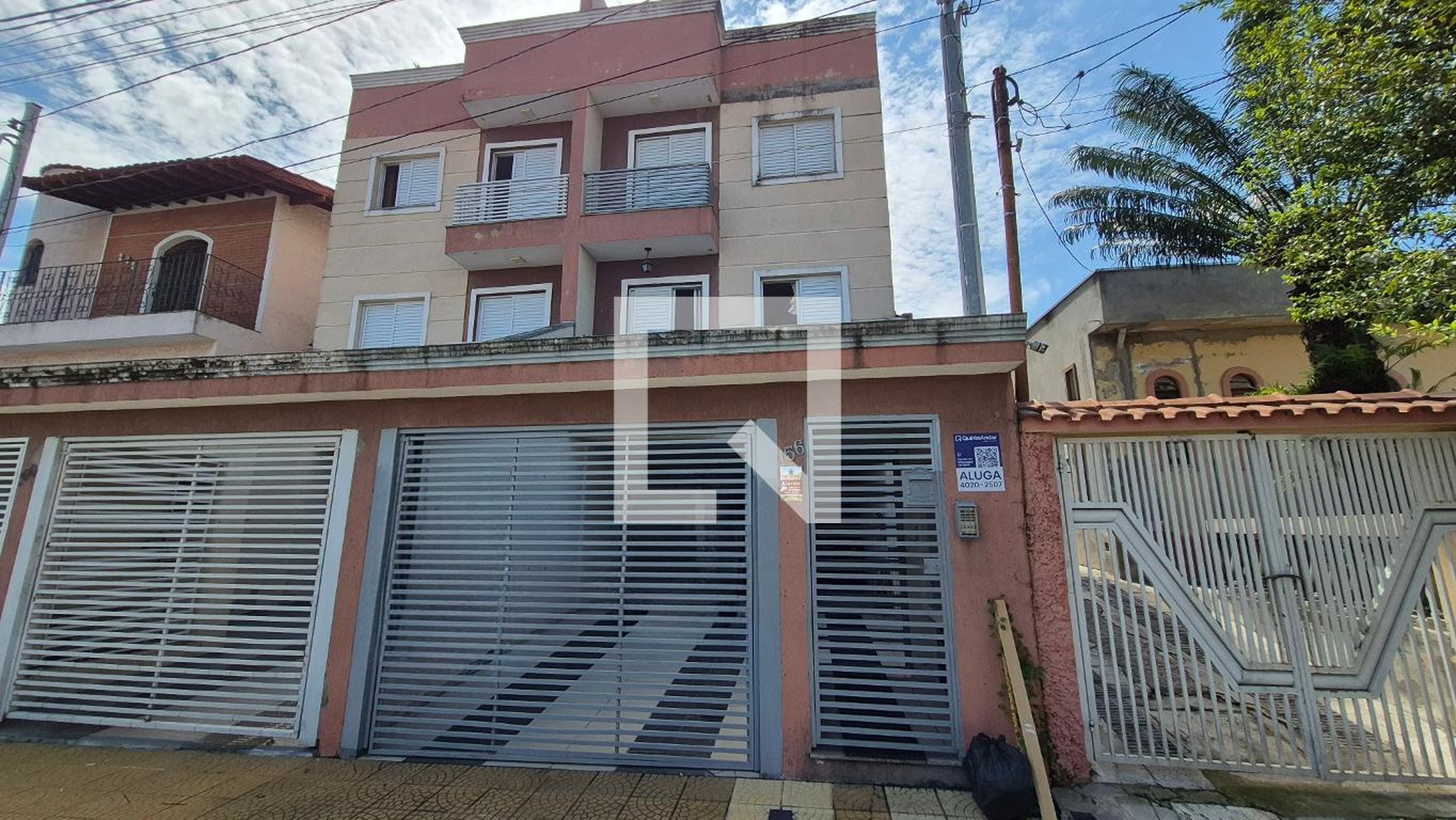 Fachada Condomínio em Rua Laureano, 156