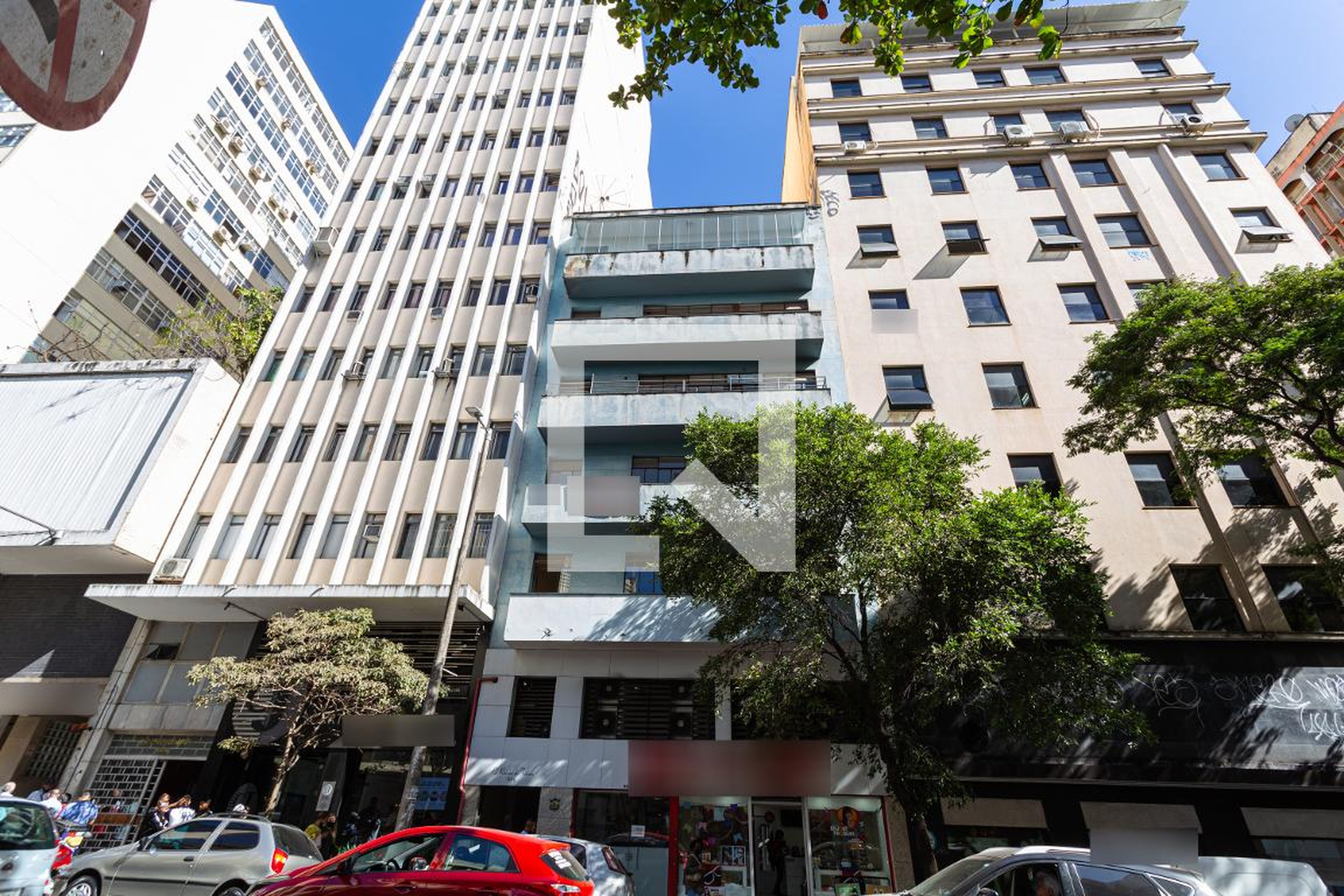 Fachada Condomínio em Rua da Bahia, 996