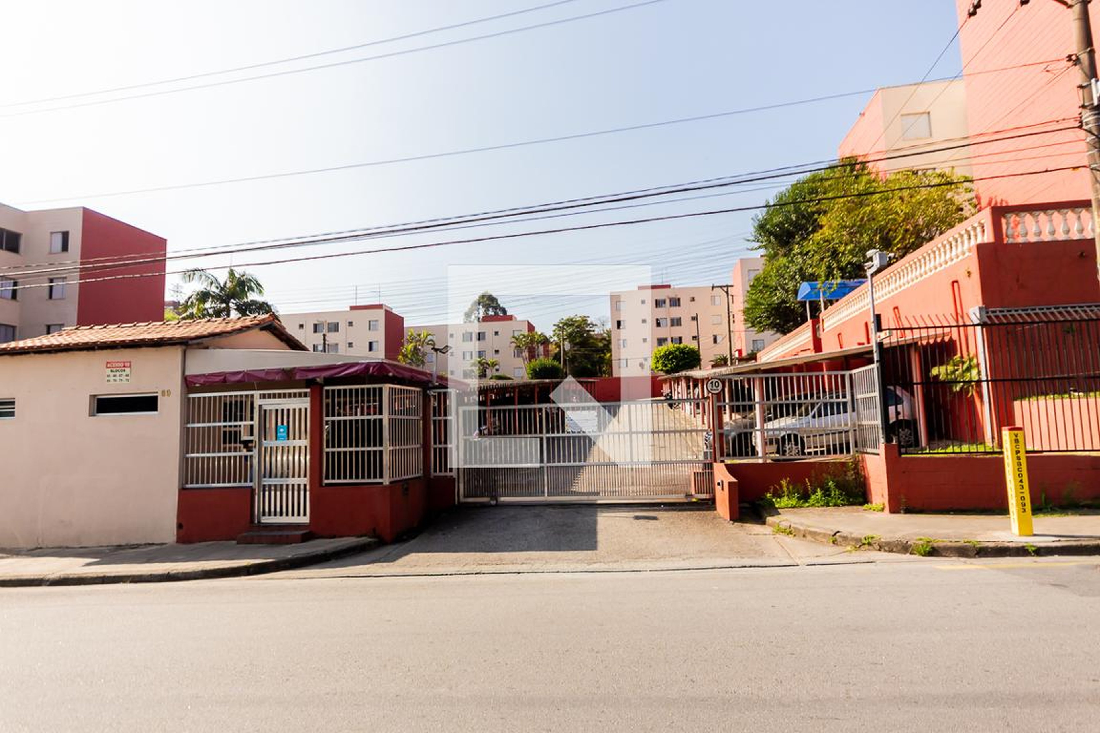 Fachada Condomínio em Rua Doutor Nelo Rosati, 10