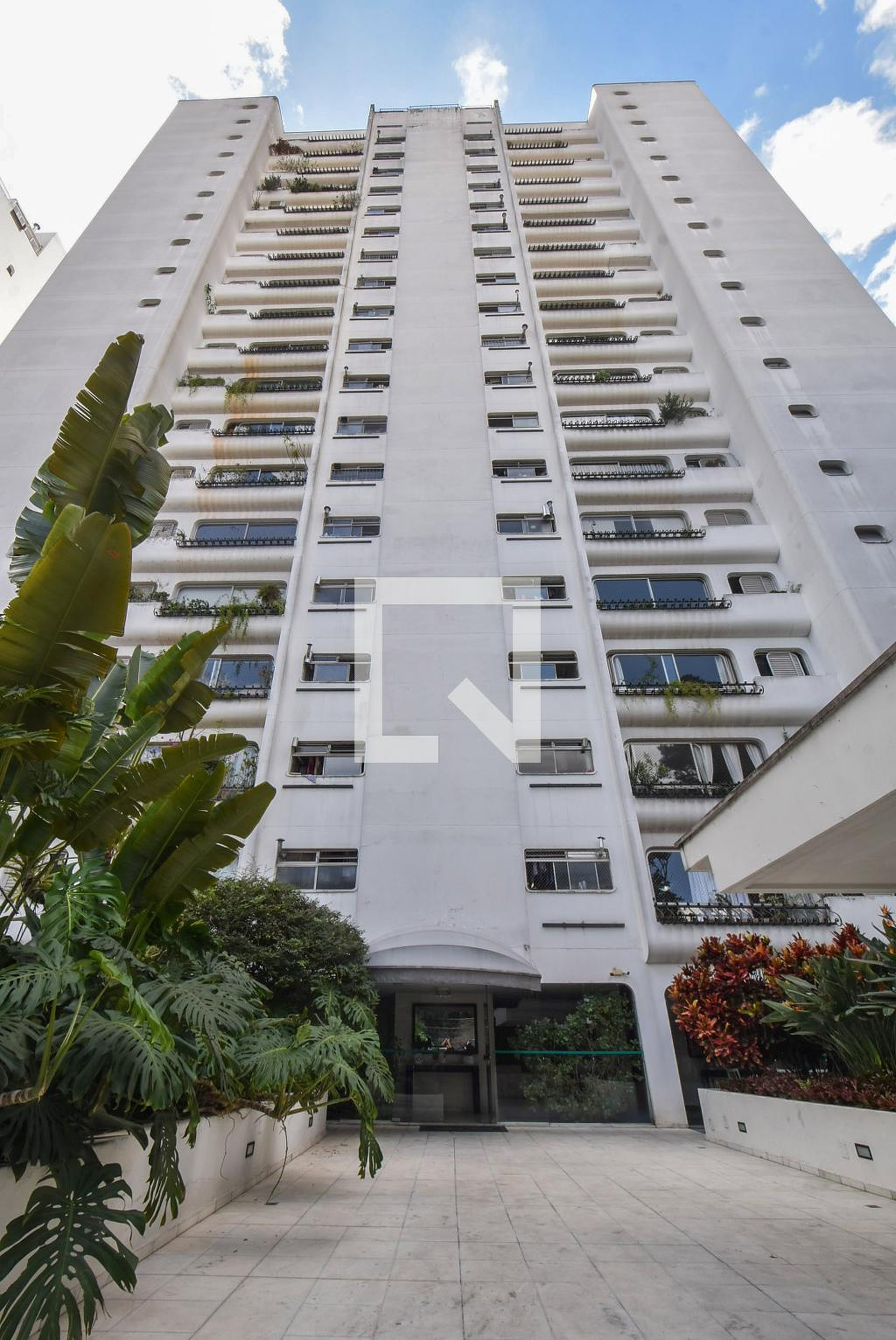 Prédio Condomínio Hyde Park