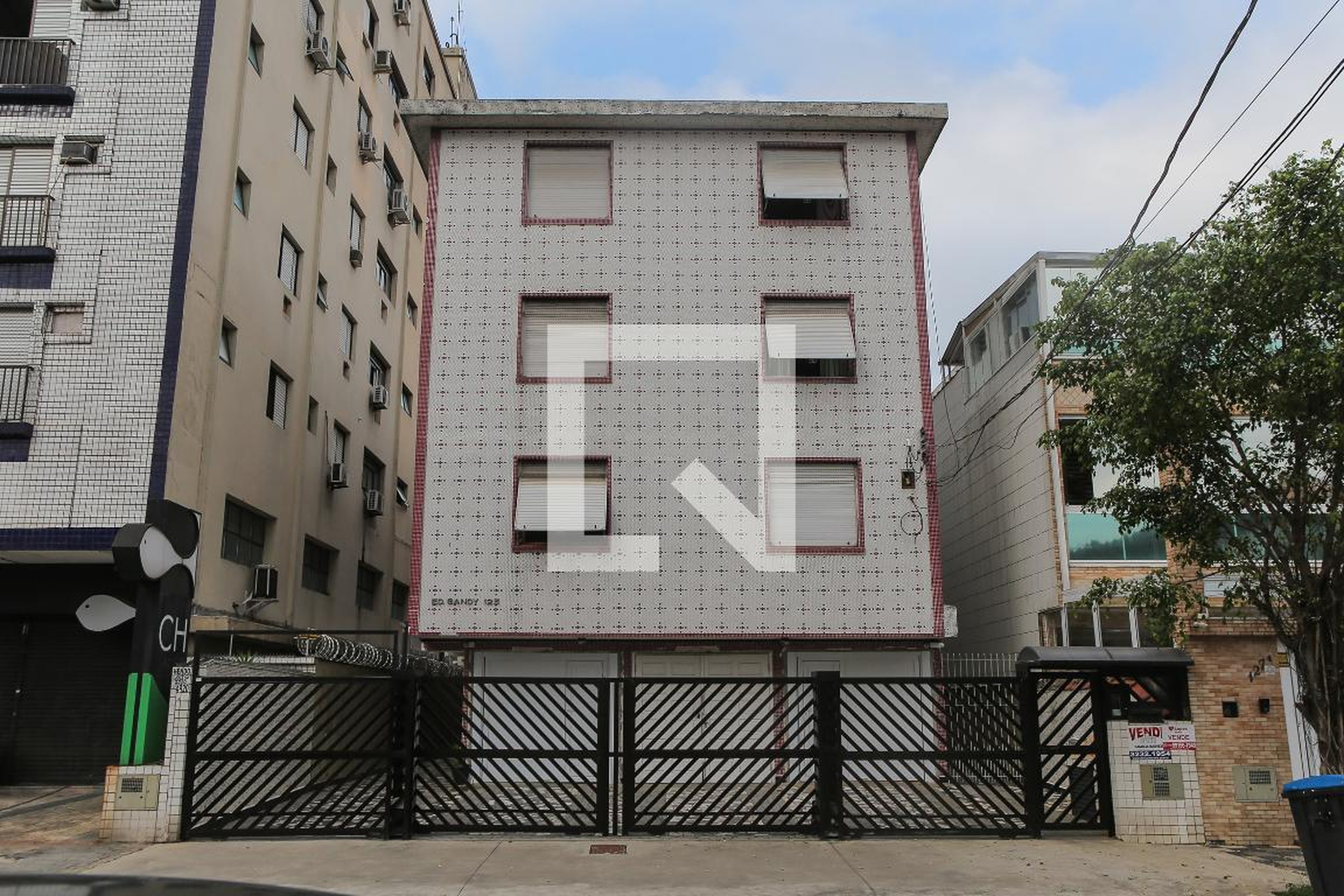 Fachada Condomínio em Rua Pedro Américo, 123