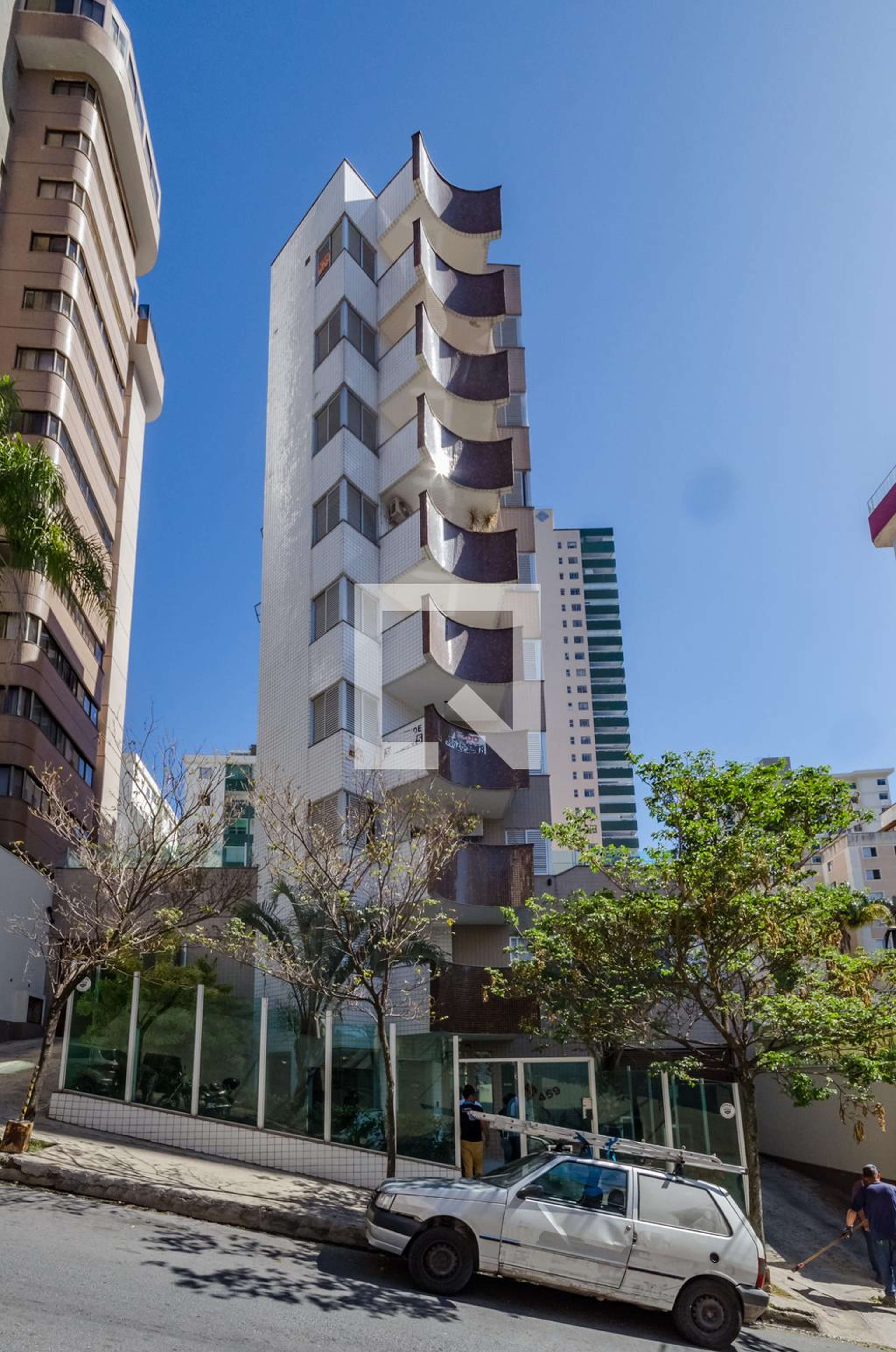 Fachada Condomínio em Rua Professora Bartira Mourão, 475