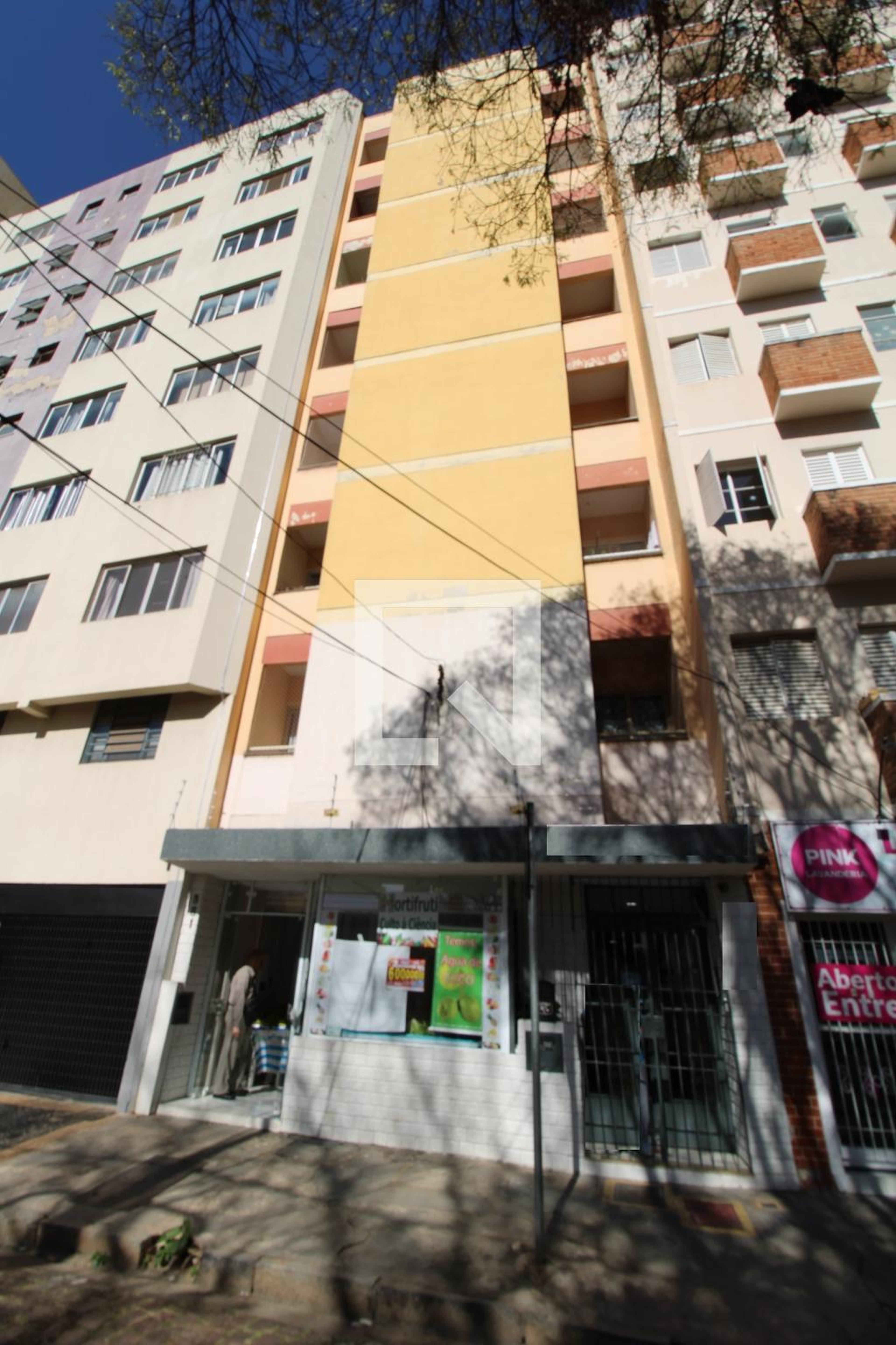 Fachada Condomínio em Rua Culto à Ciência, 1520