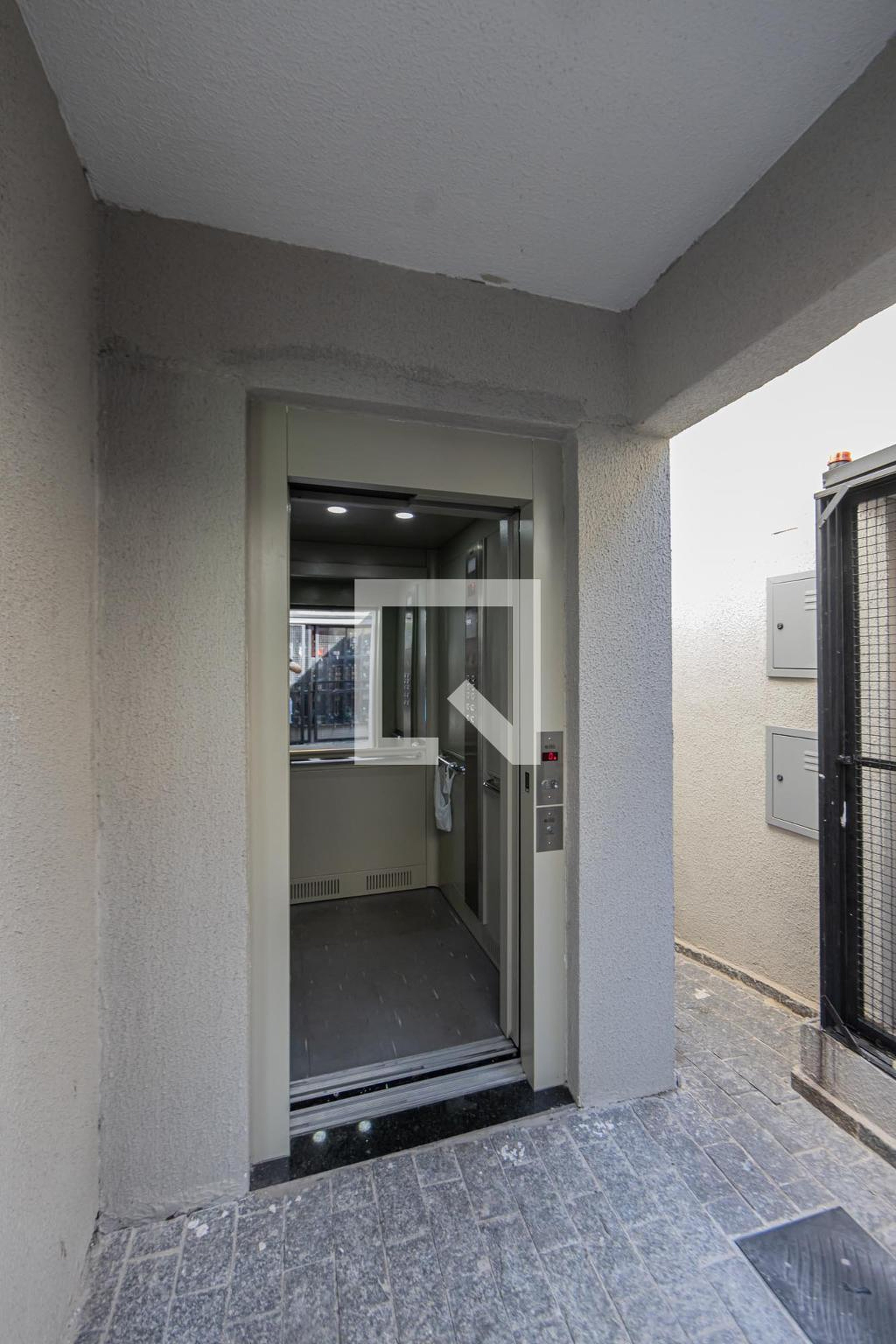 Elevador - Felipe Galvão