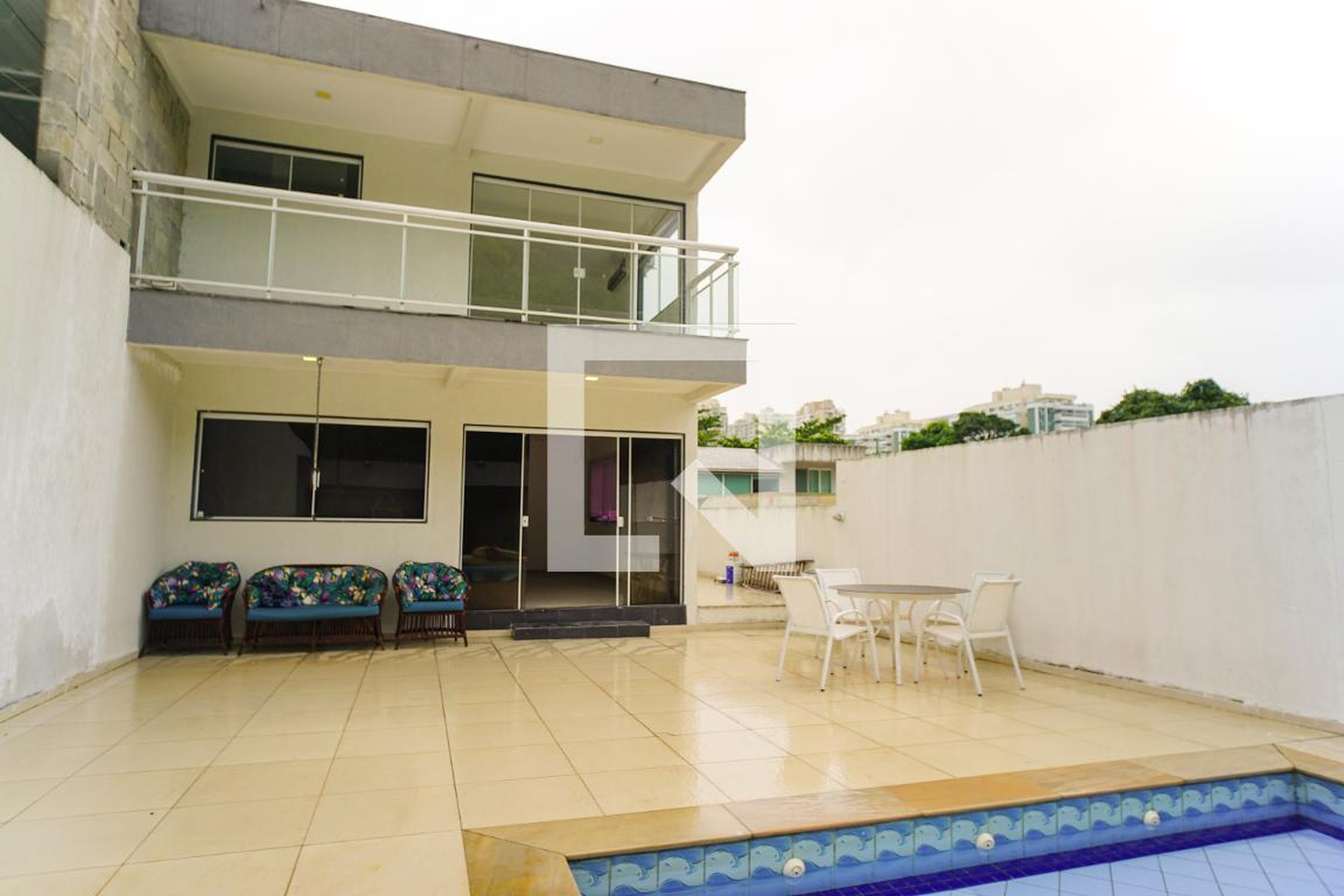 Fachada Condomínio em Rua Orígenes Lessa, 265