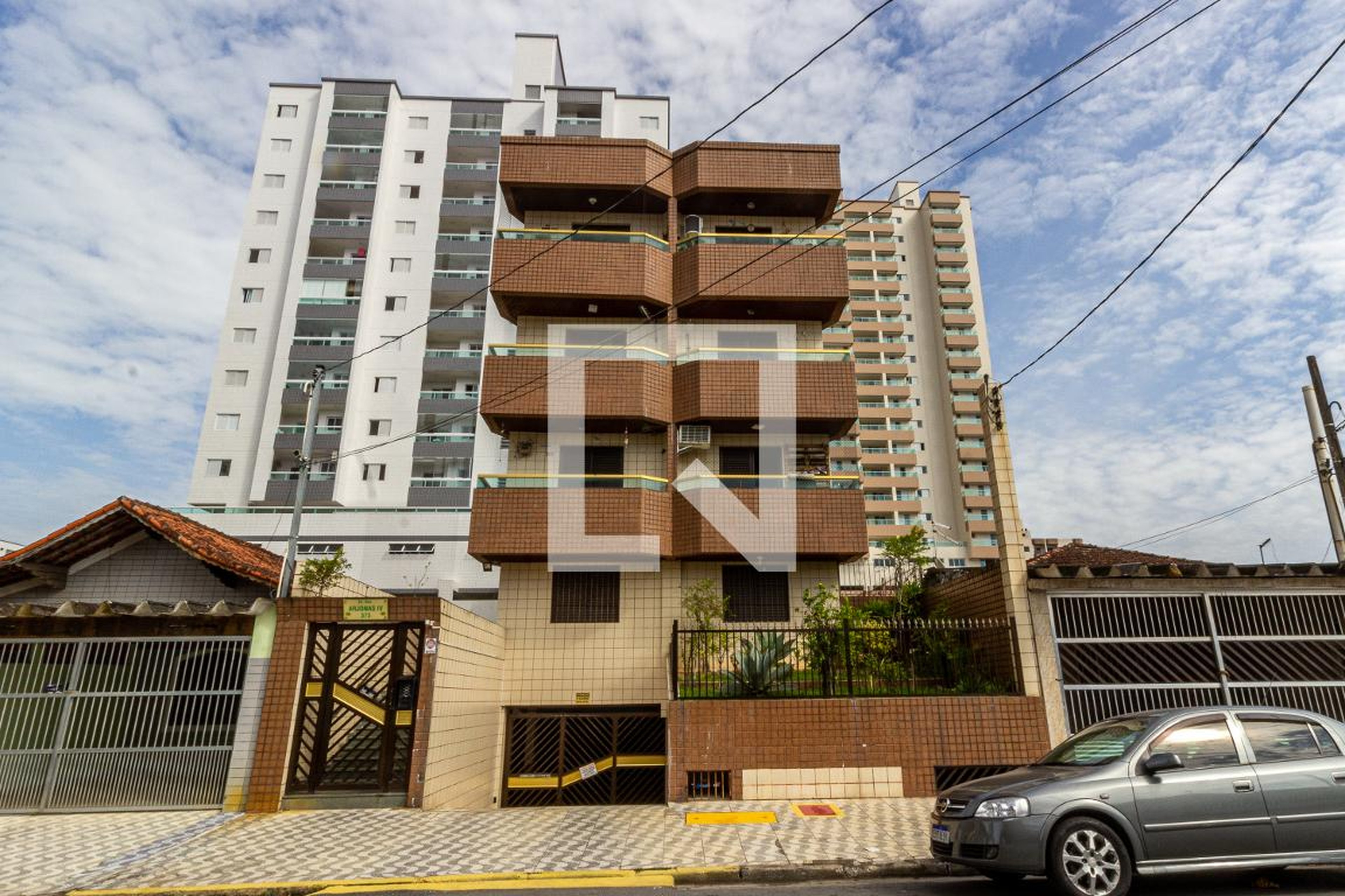 Fachada Condomínio em Rua Doutor Ernesto Vergara, 373