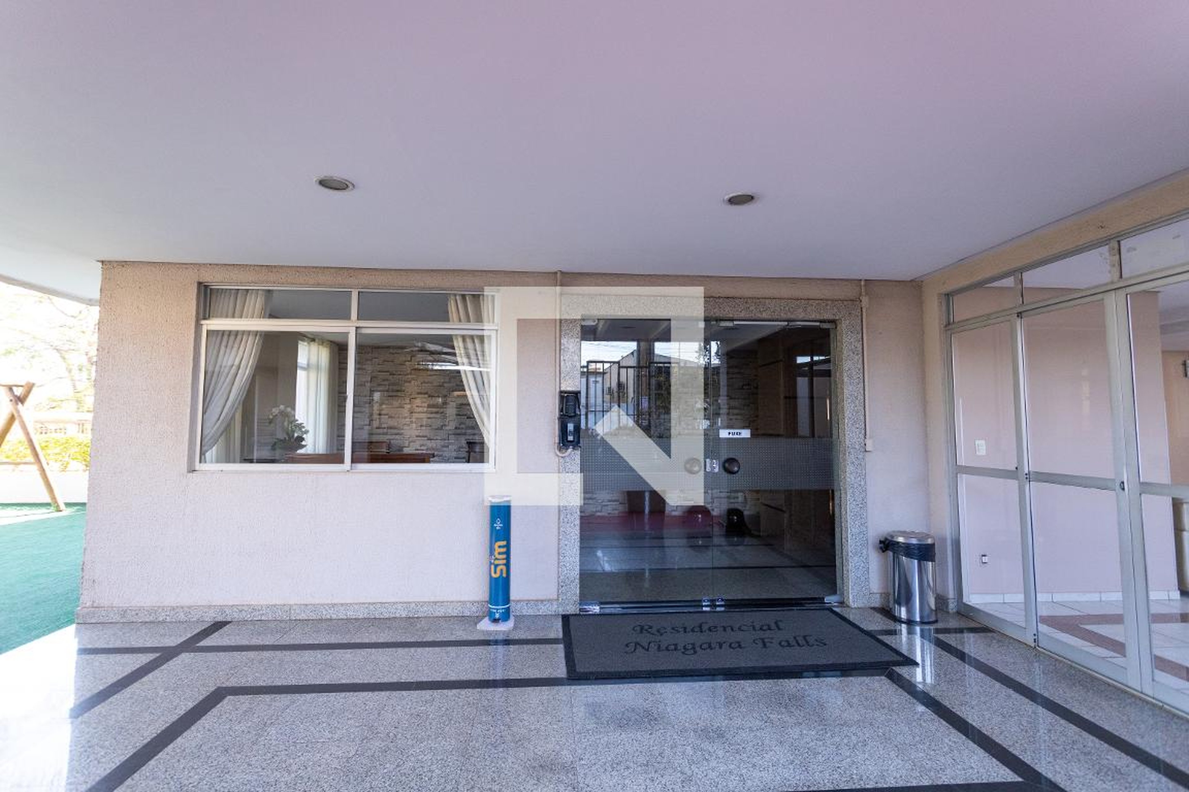 Hall de Entrada Condomínio em Rua C-145, 0