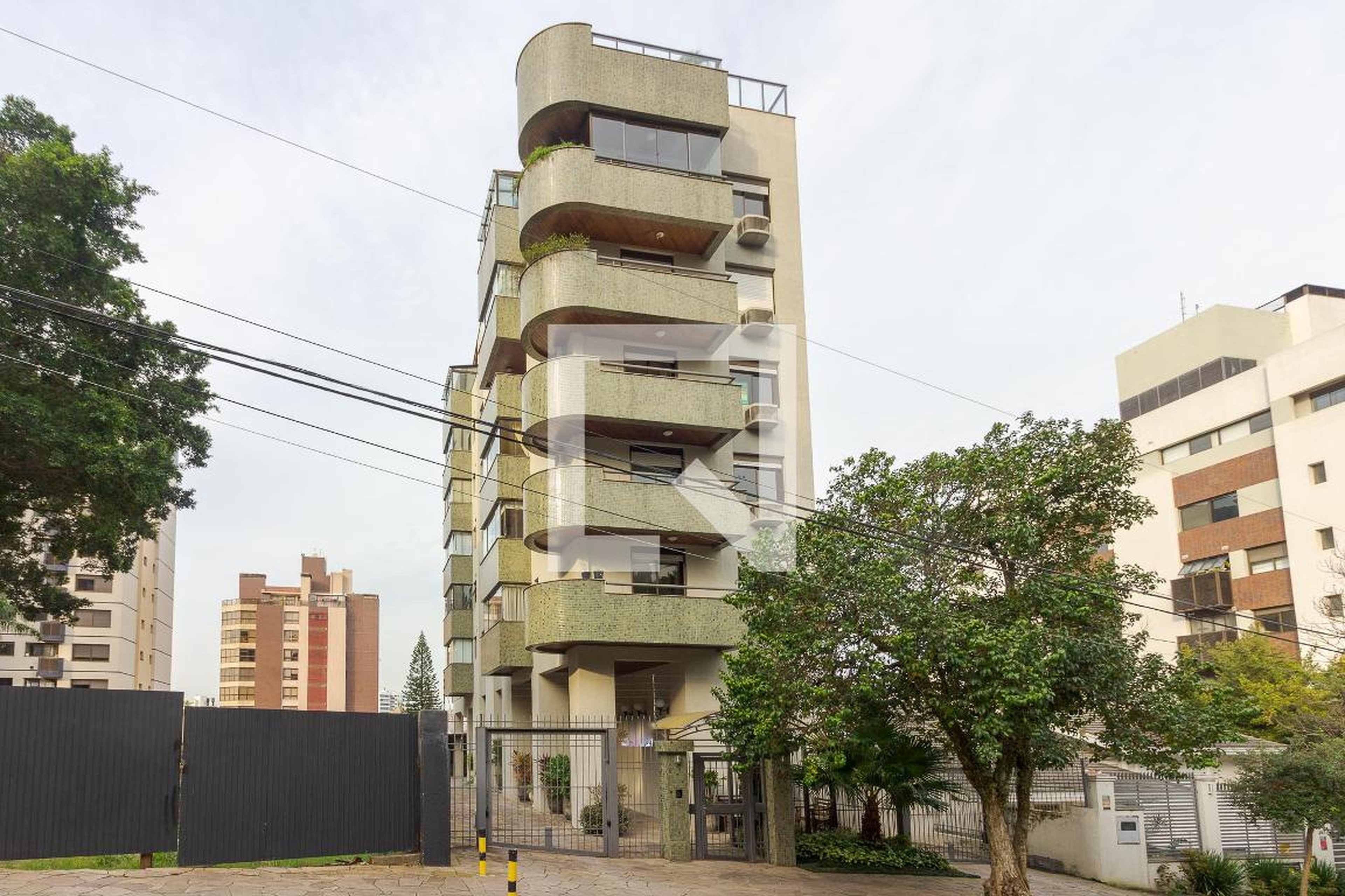 Fachada Condomínio em Rua Desembargador Moreno Loureiro Lima, 485