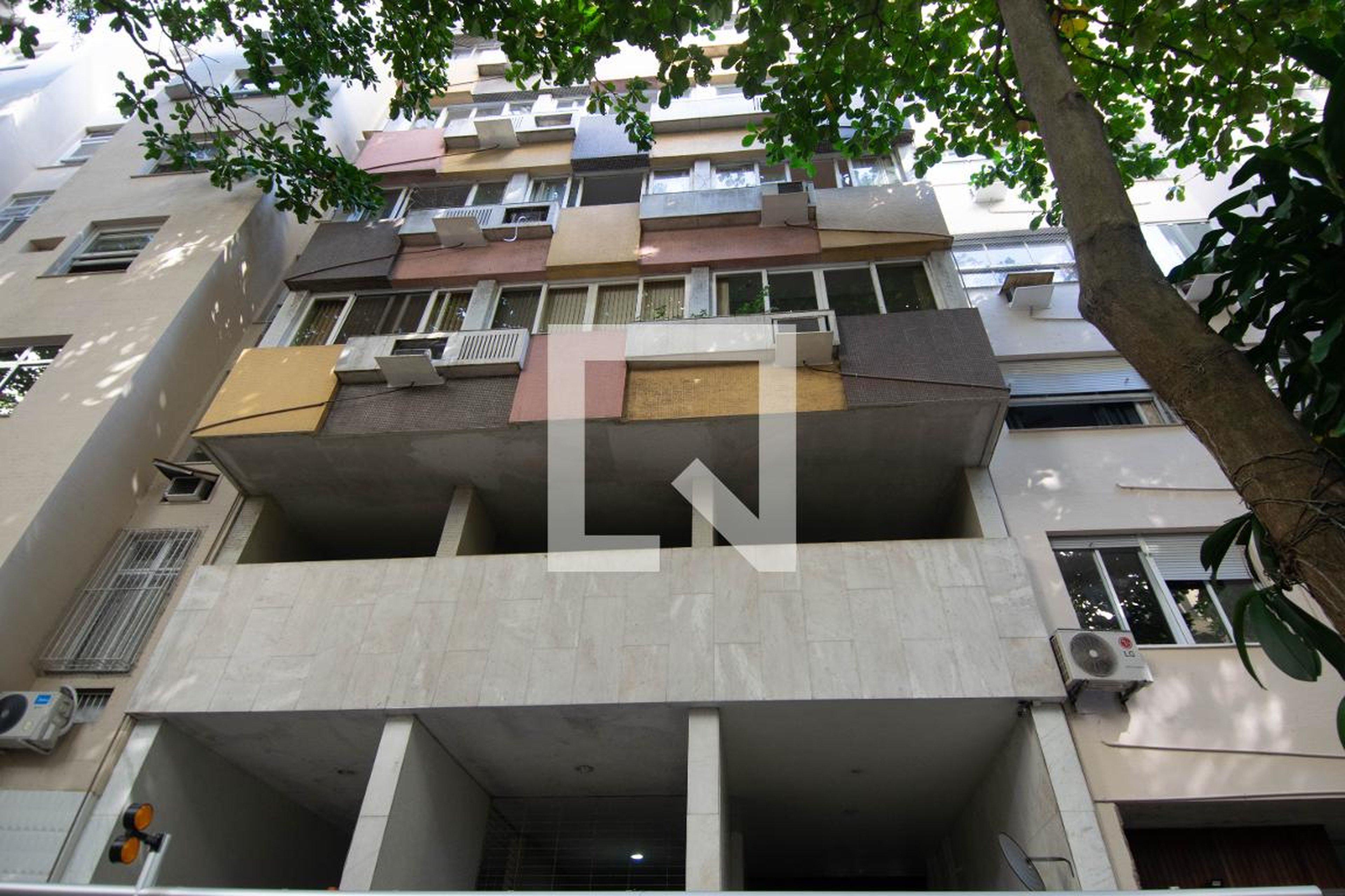 Fachada Edifício Serra das Orquídeas