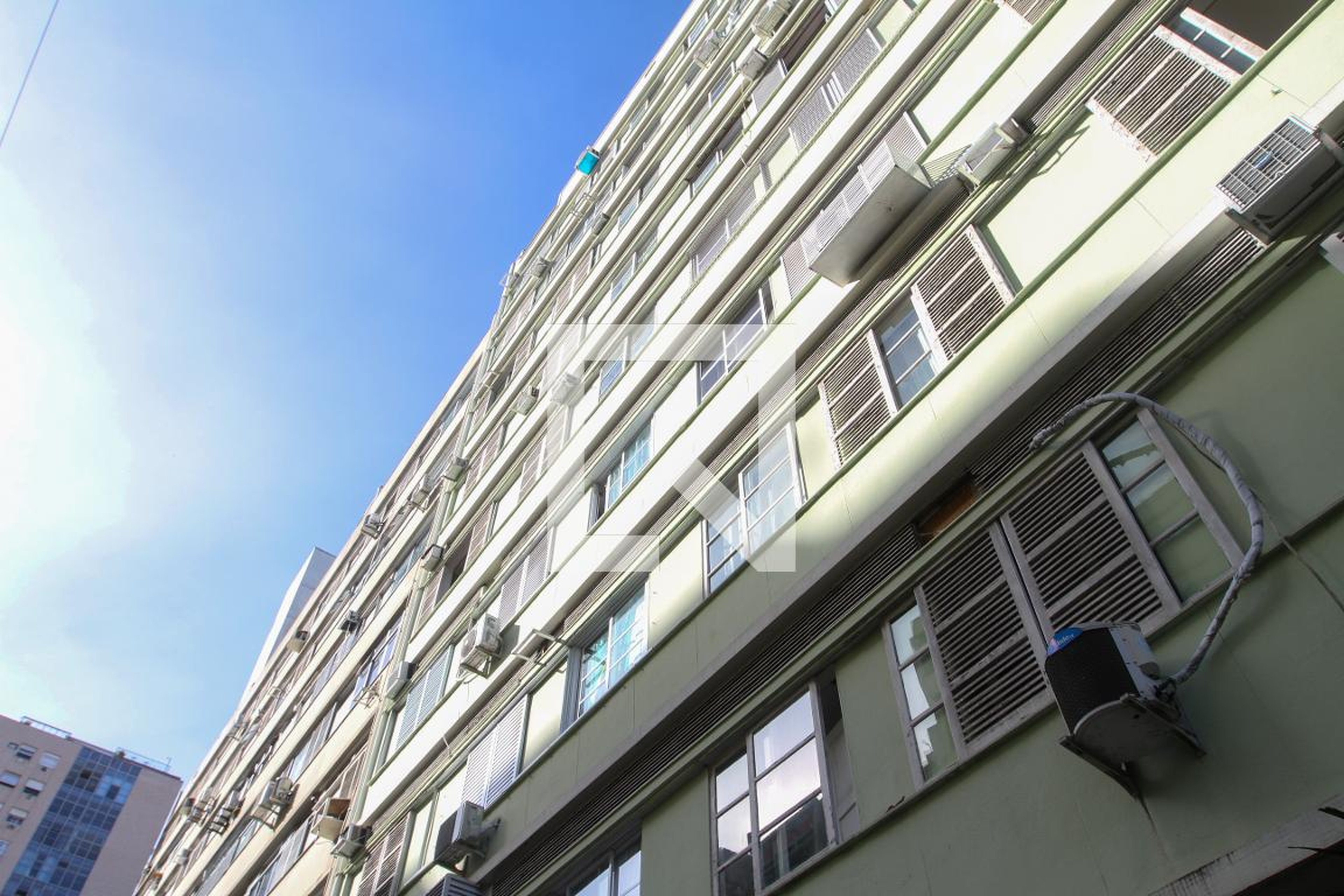 Fachada do Prédio Condomínio de Junho