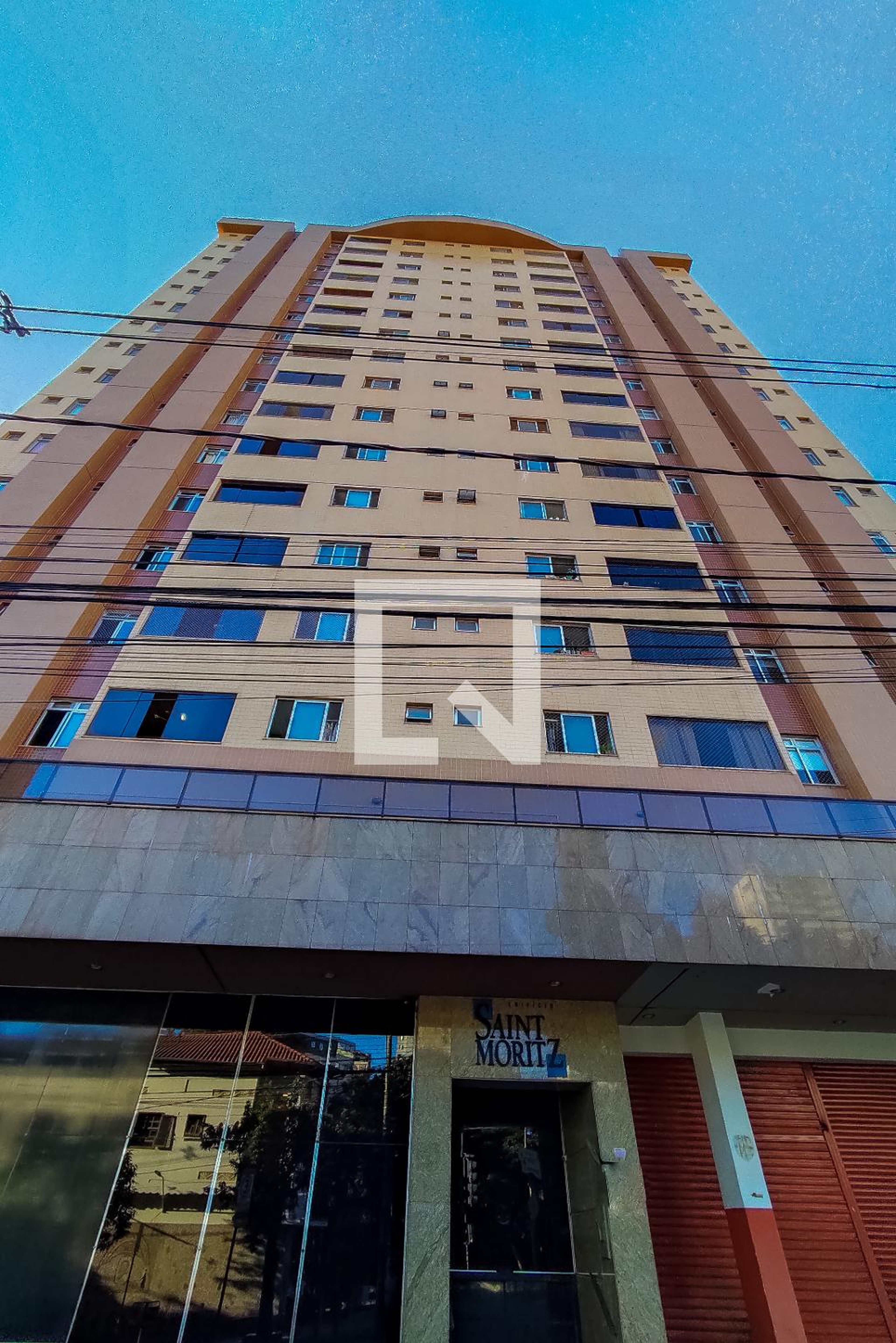 Fachada Condomínio em Rua Santa Rita Durão, 9