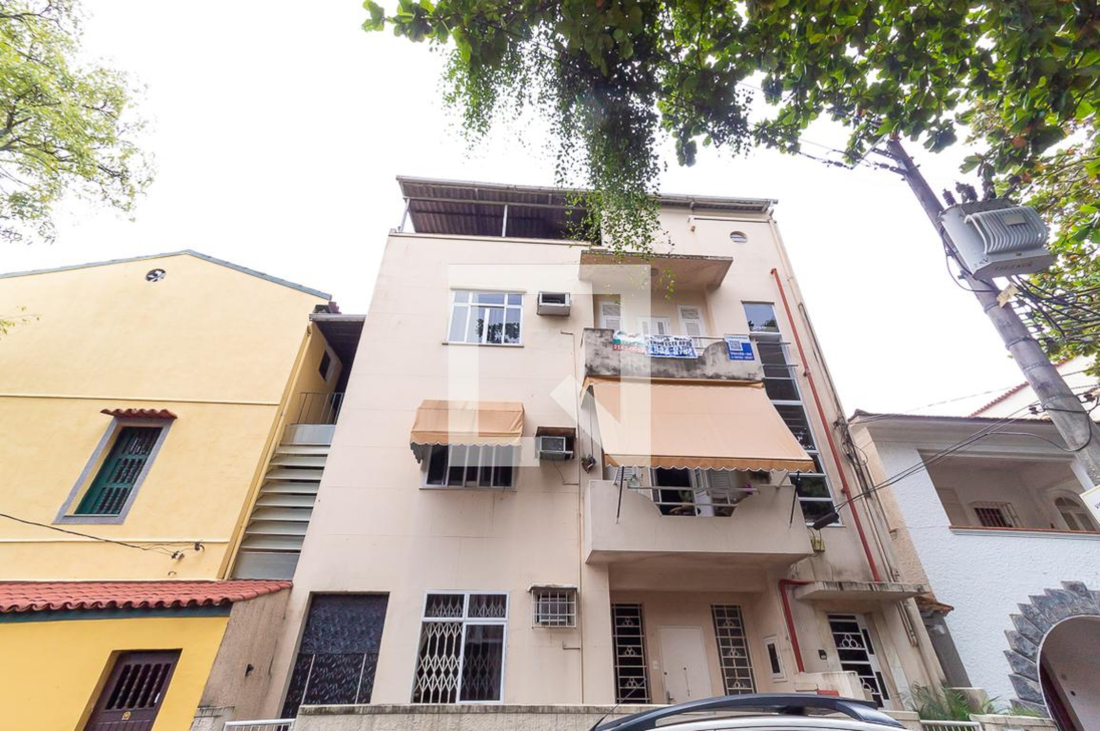 Fachada Condomínio em Rua Joaquim Caetano, 59