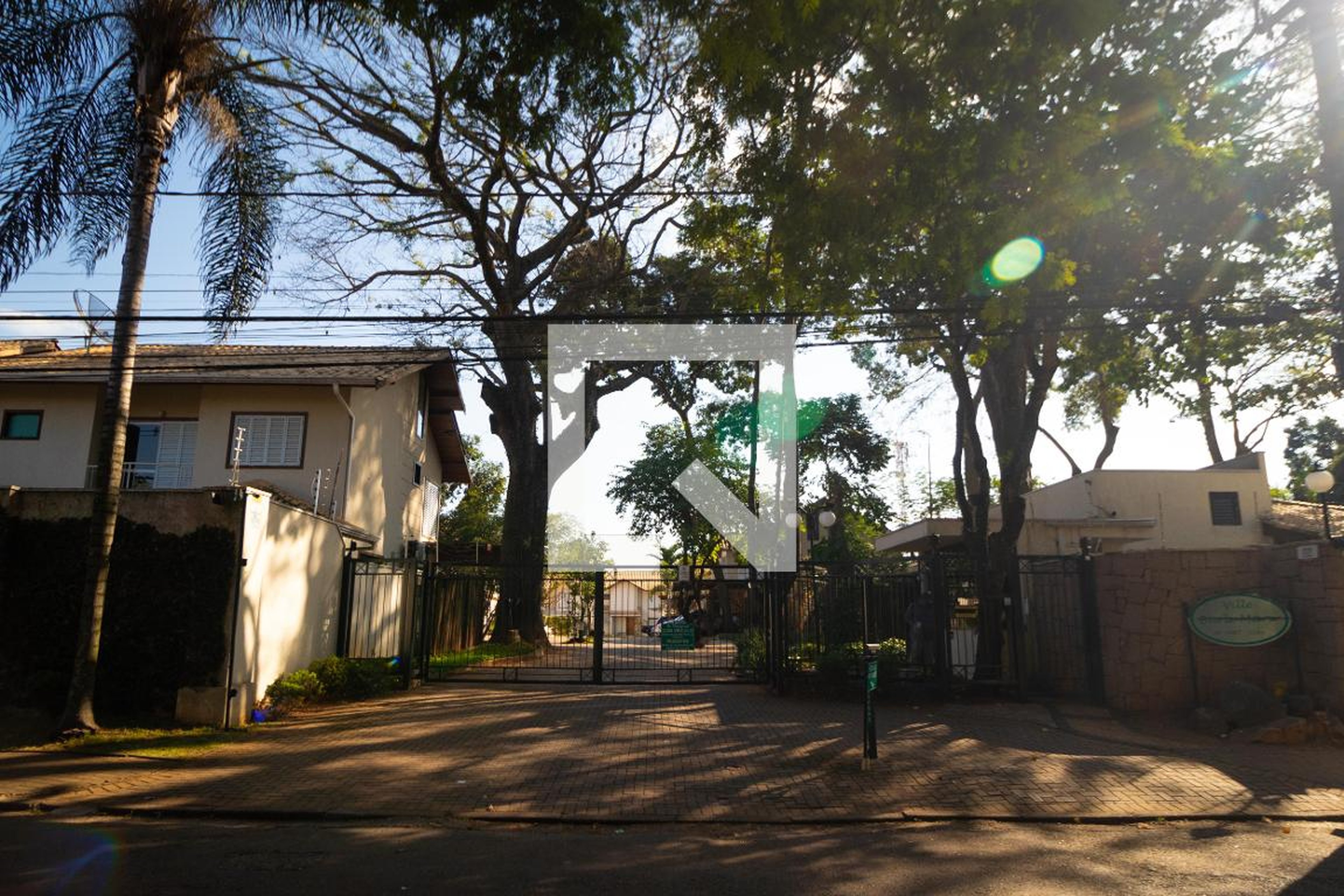 Fachada do Condomínio Condomínio Ville Burle Marx