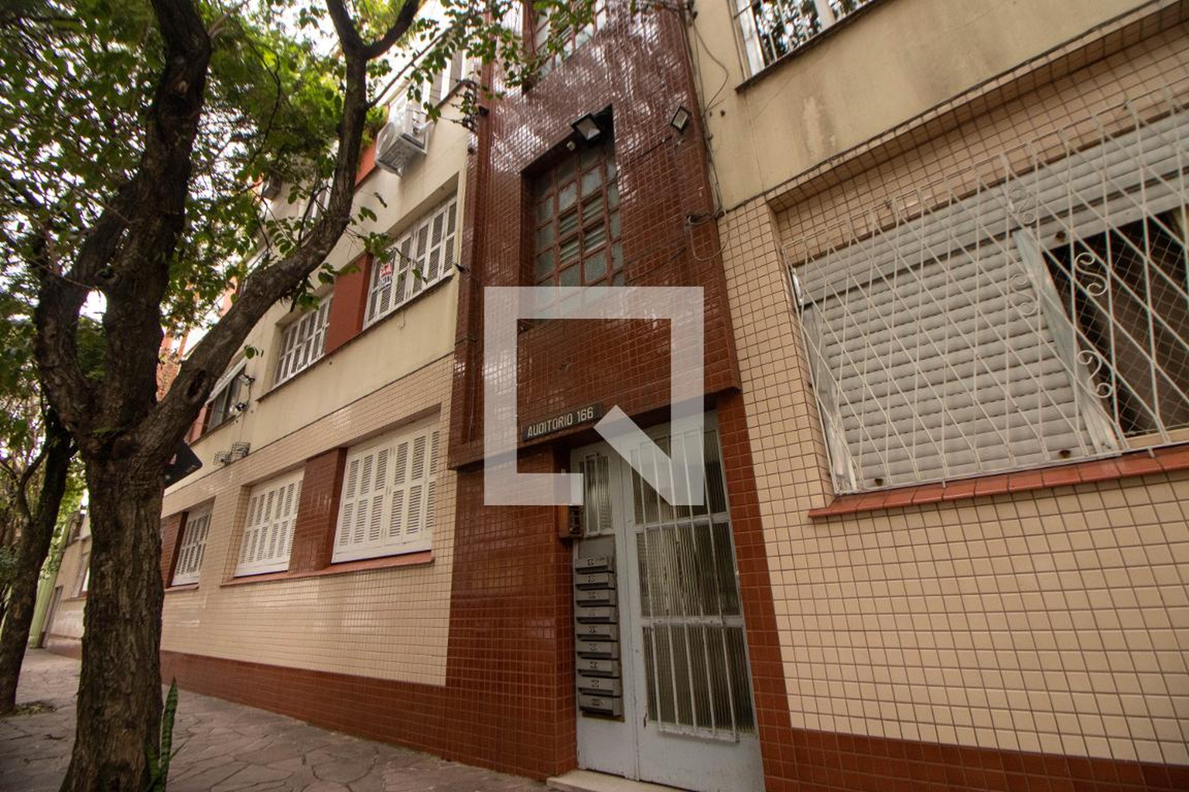 Fachada Condomínio em Avenida Cauduro, 166