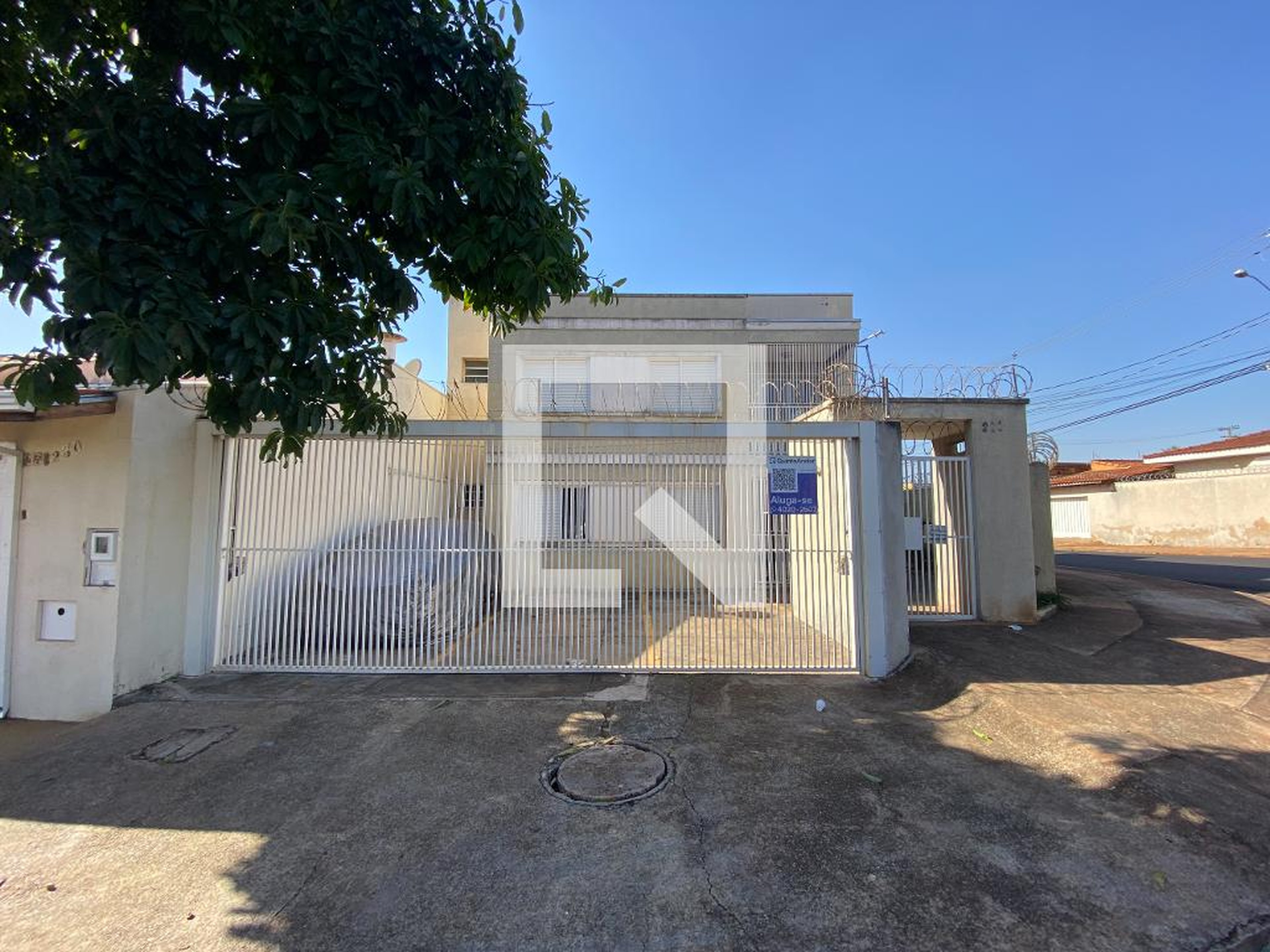 Fachada do Condomínio Condomínio em Rua Deolinda Carvalho Bim, 220