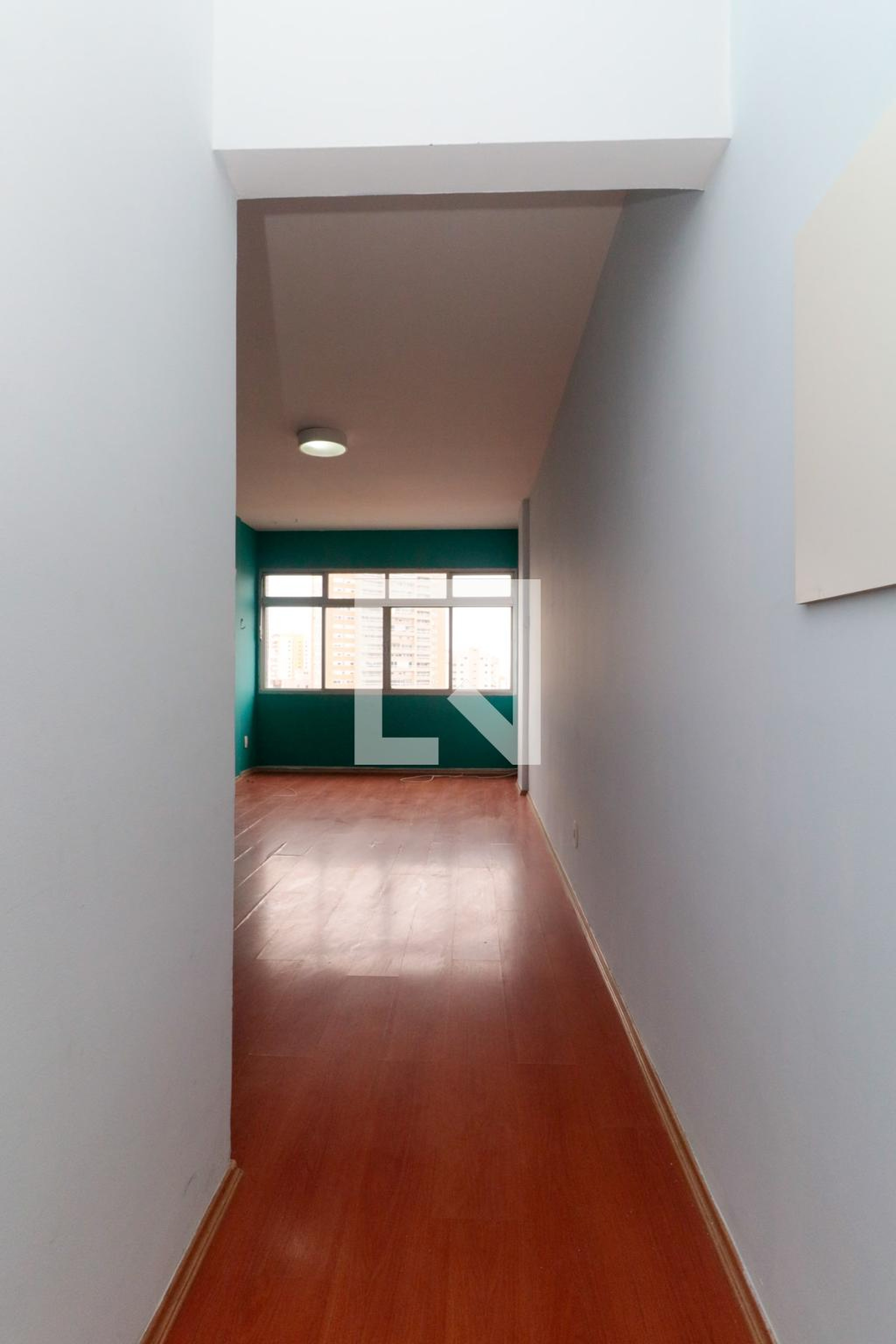 Entrada Condomínio em Avenida Professor Alfonso Bovero, 547