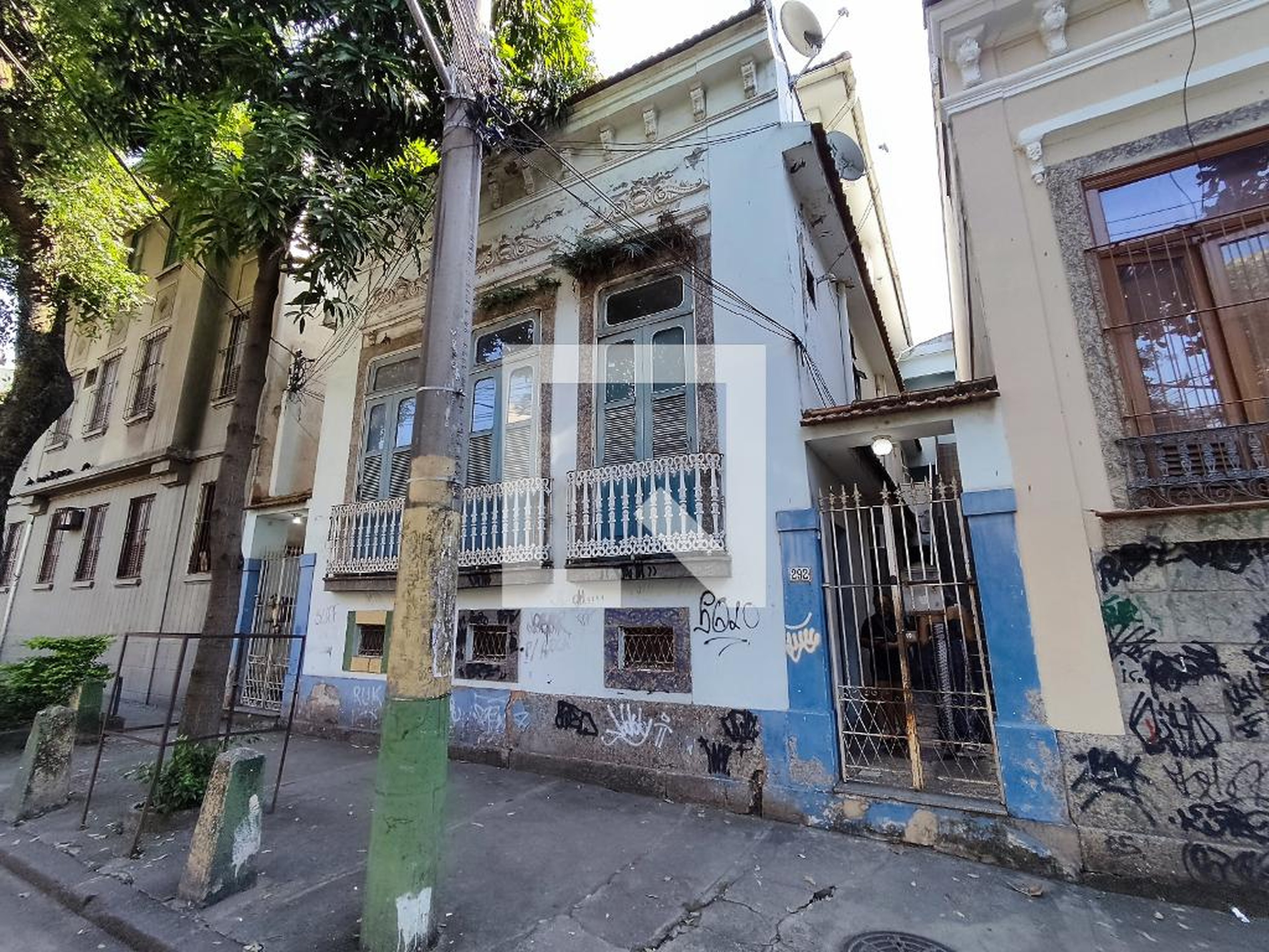 Fachada Condomínio em Rua Maia de Lacerda, 292