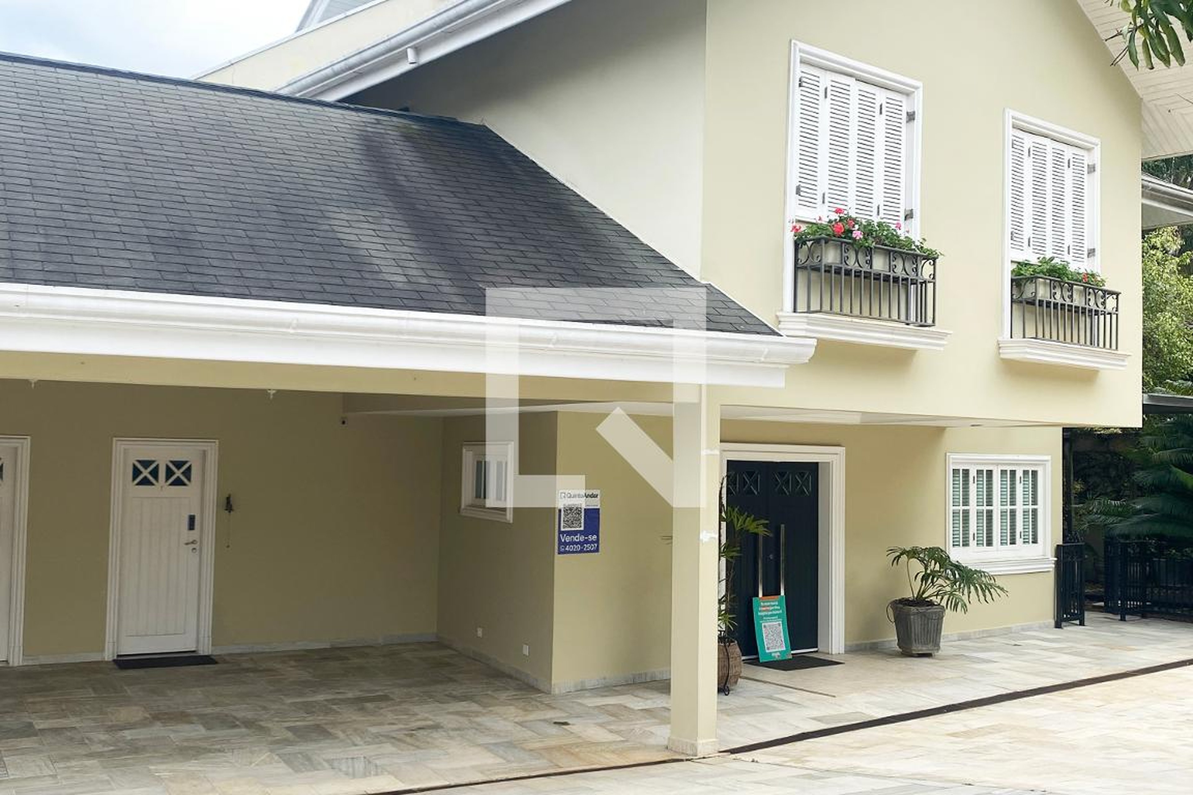 Fachada Condomínio em Alameda Jurema, 295