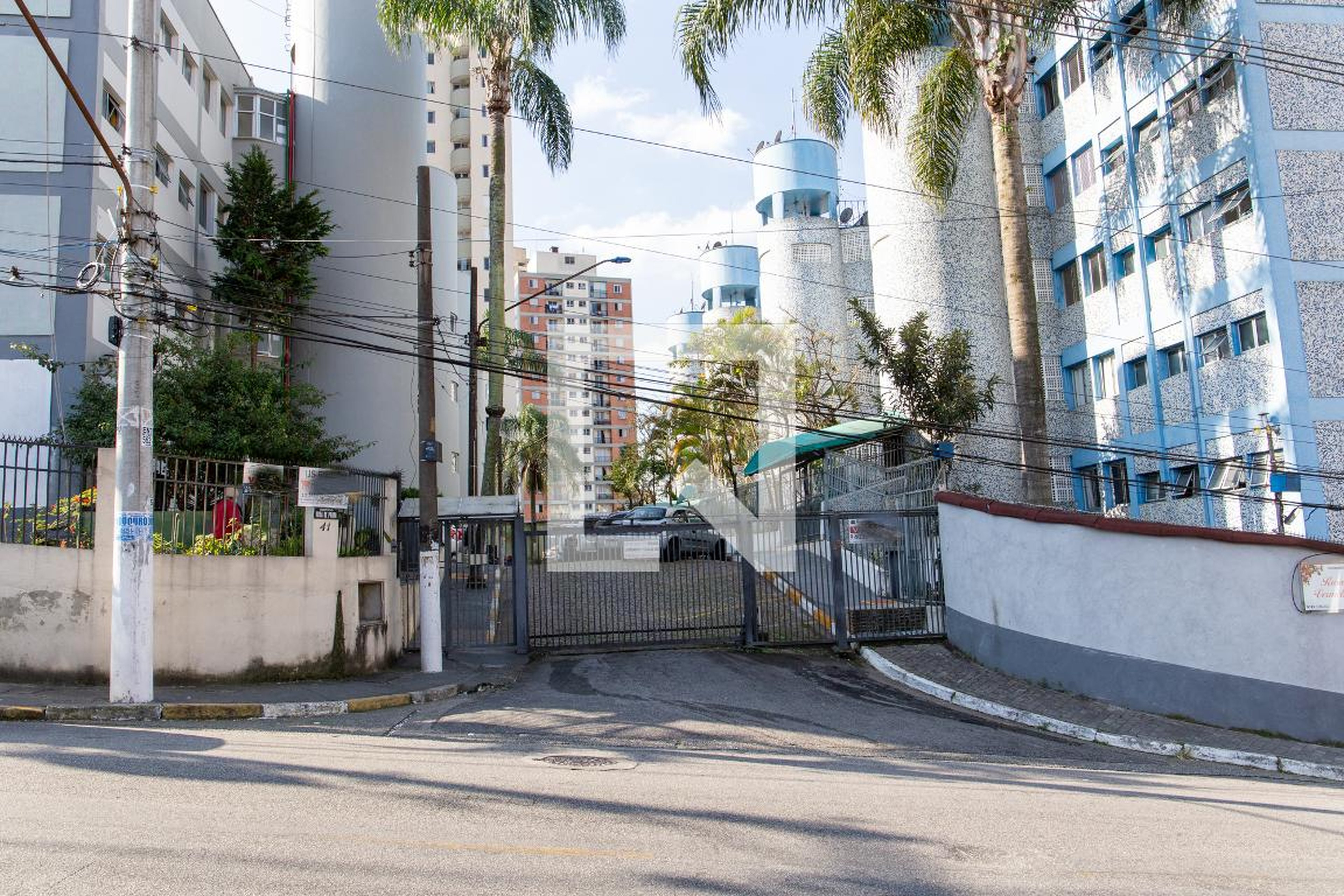 Fachada do Condomínio Condomínio Jardim Rosinha