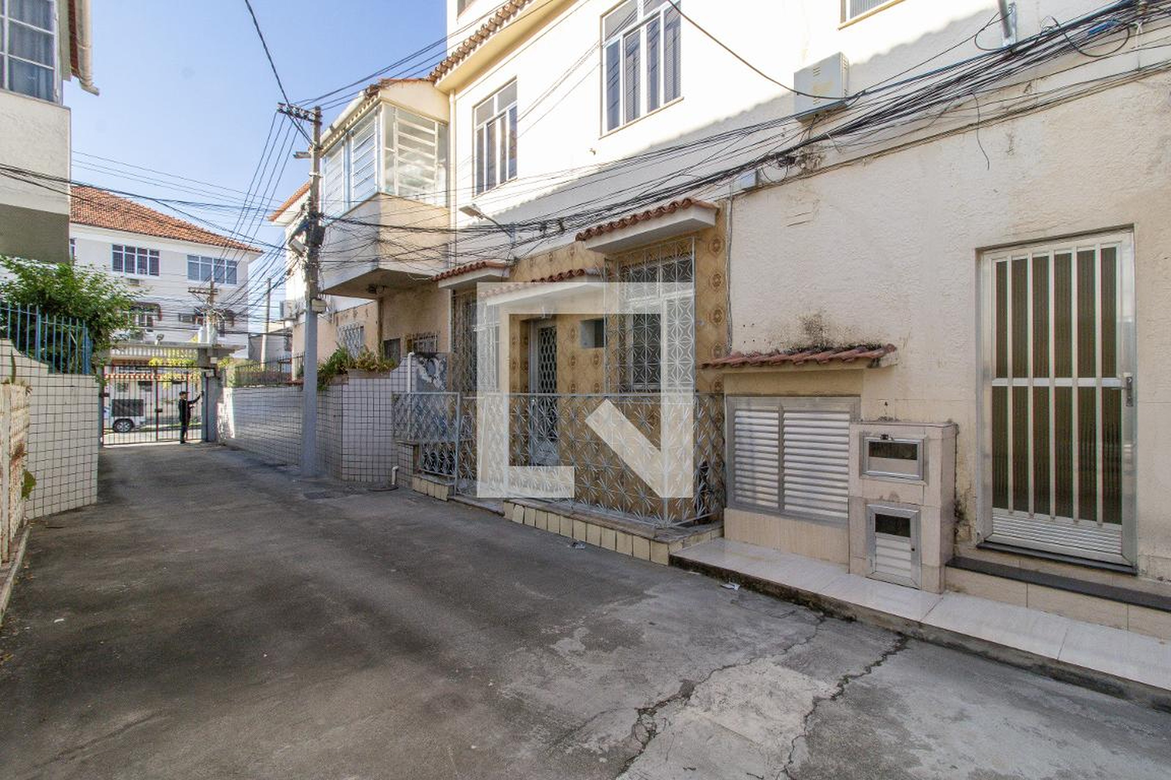 Entrada Condomínio em Rua João Silva, 39