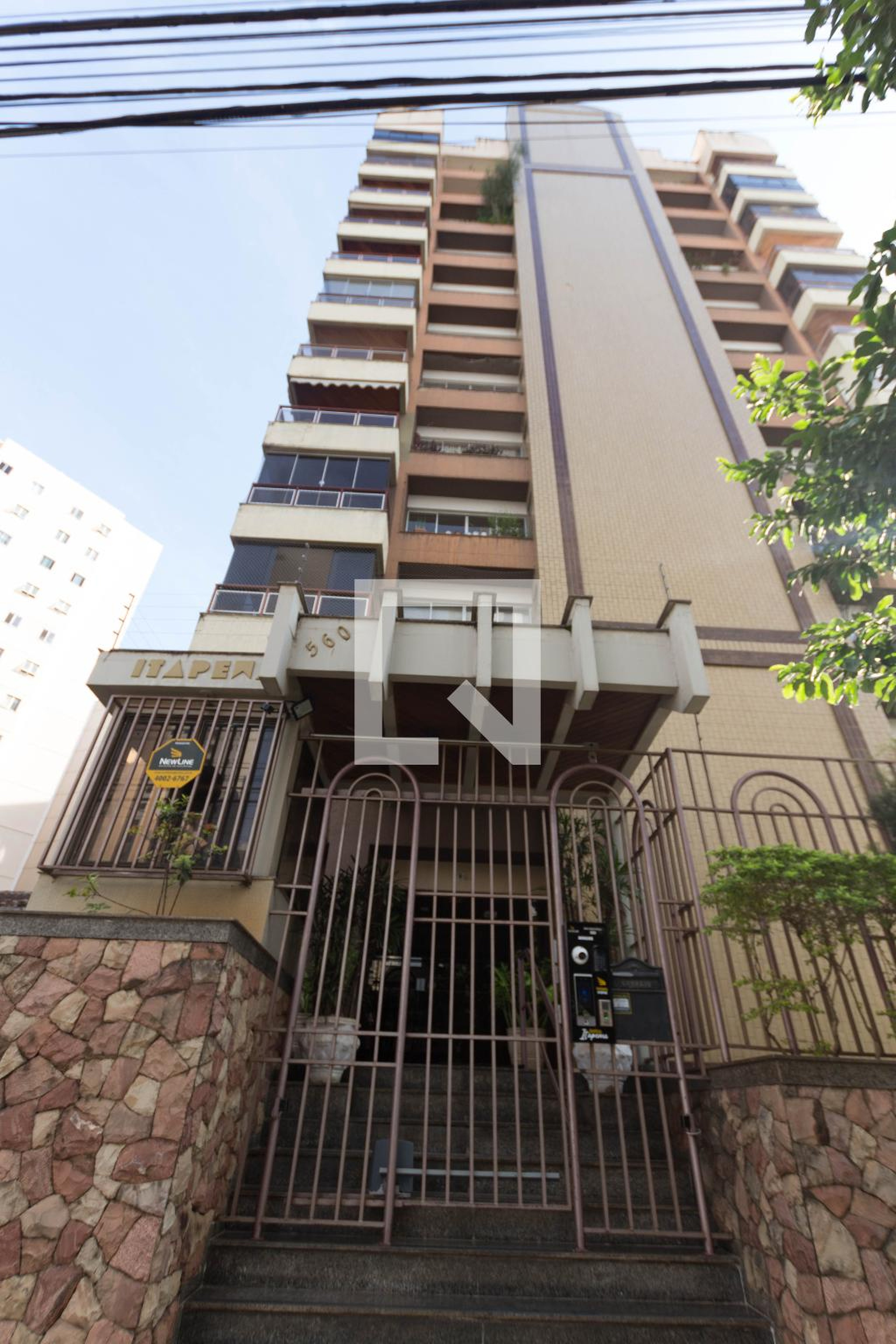 Fachada Condomínio em Rua 6-A, 6