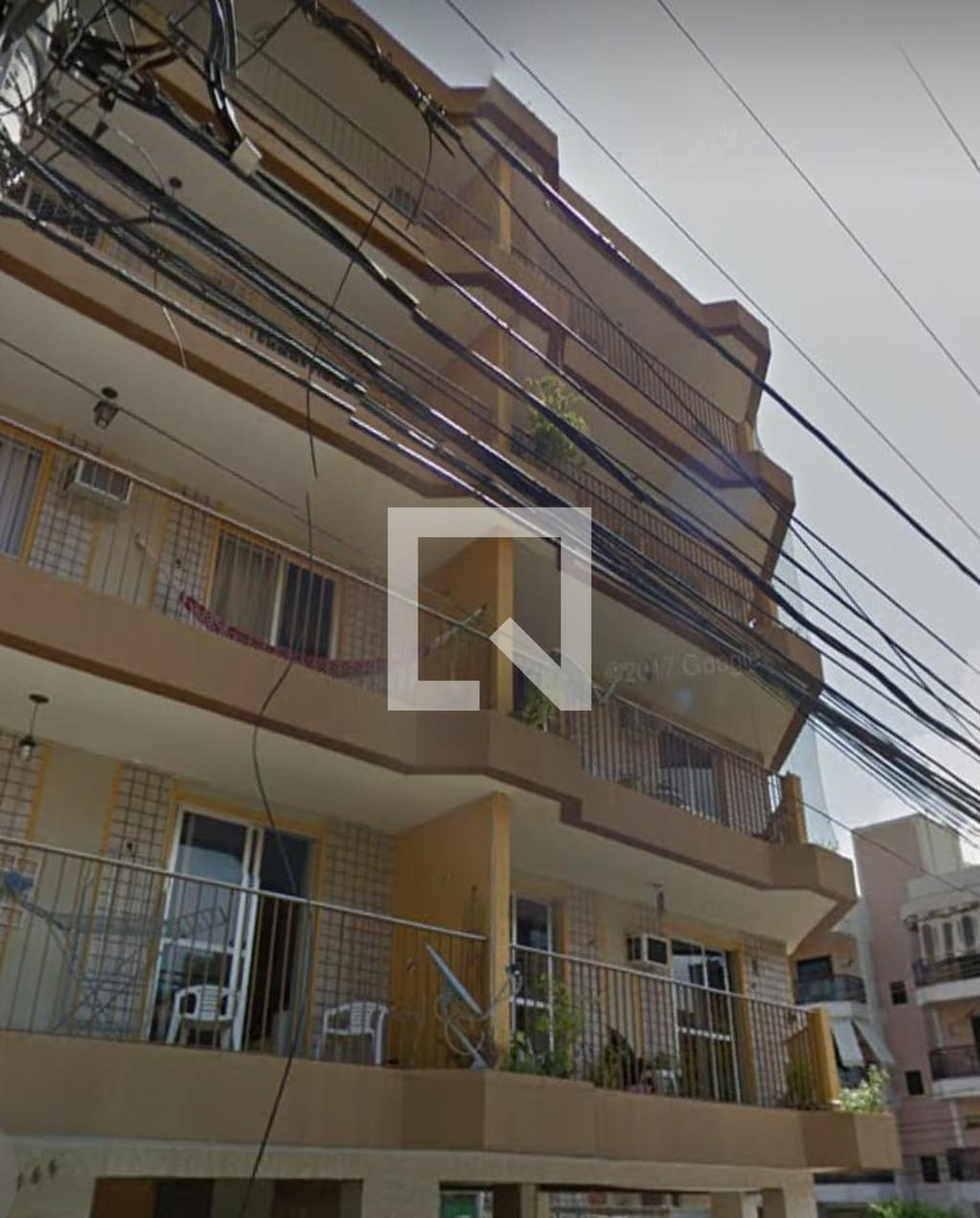 Fachada Condomínio em Rua da Divina Misericórdia, 166