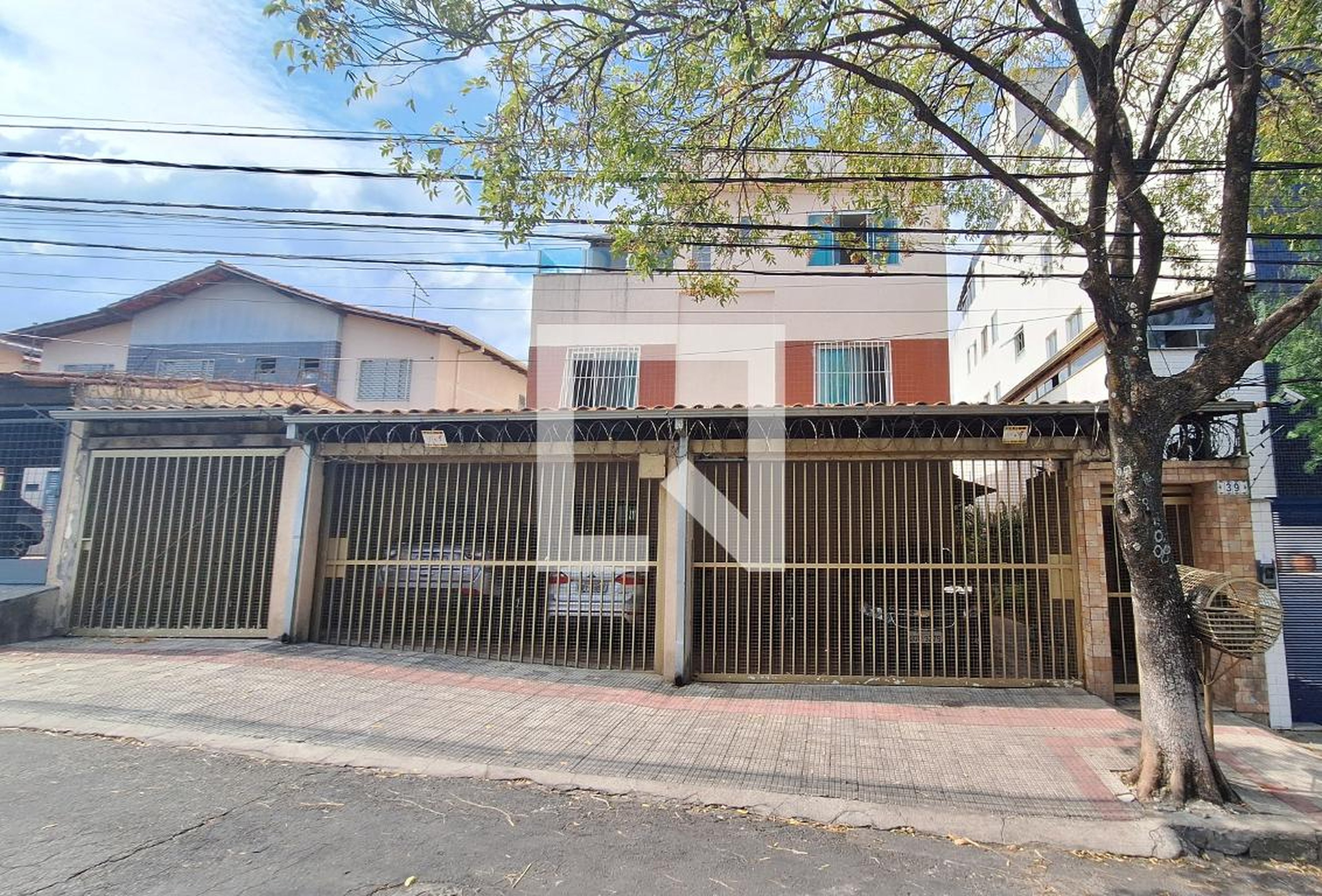 Fachada Condomínio em Rua Mércia Siqueira Pratés, 39