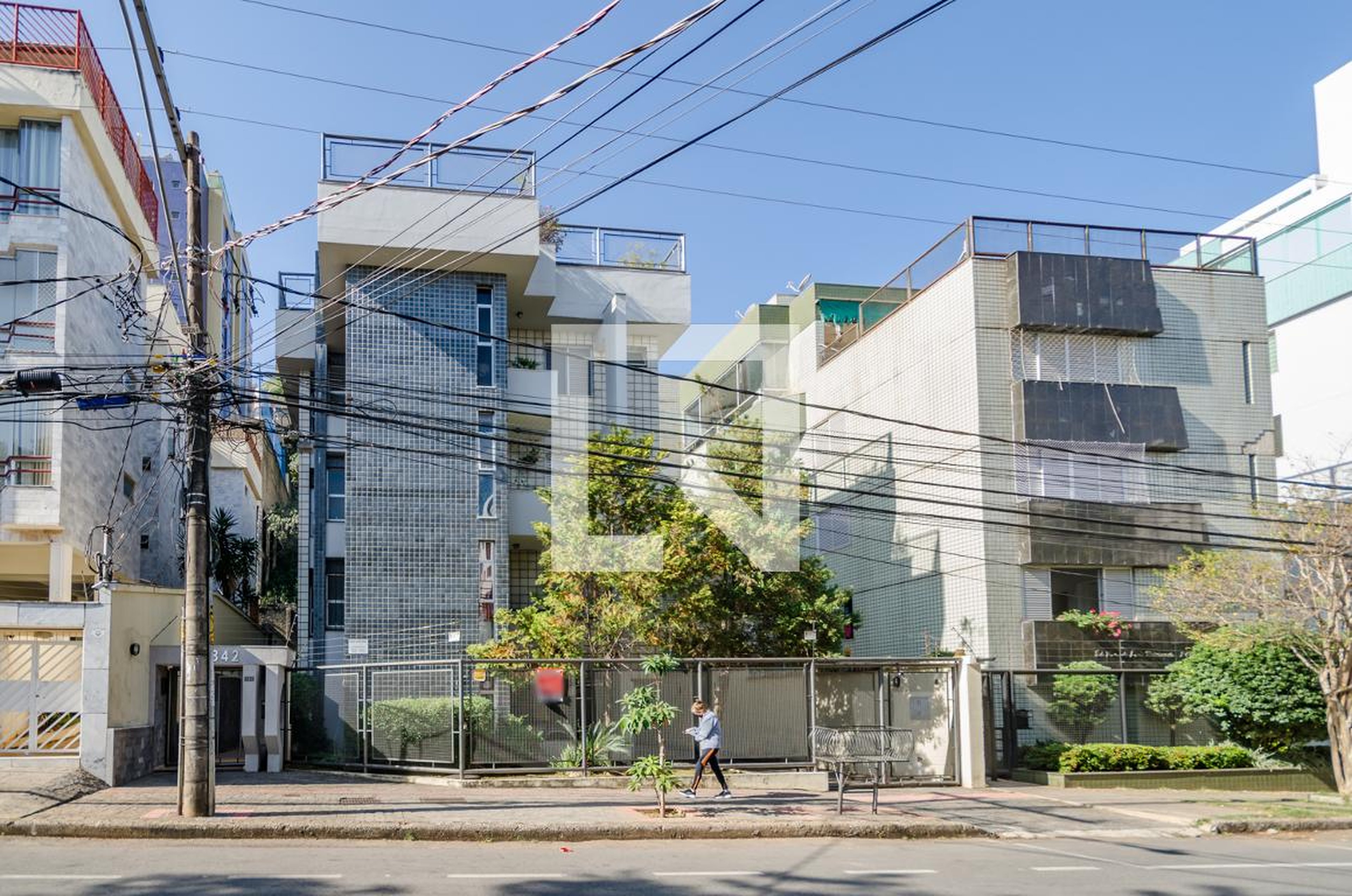 Fachada Condomínio em Rua Marco Aurélio de Miranda, 342