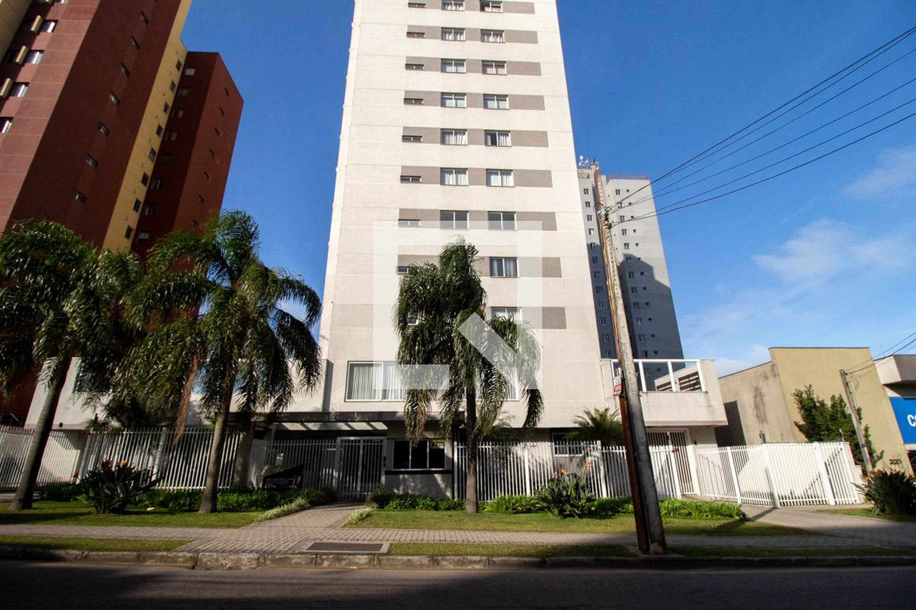 Fachada do Condomínio Condomínio Smarti City Pinheirinho