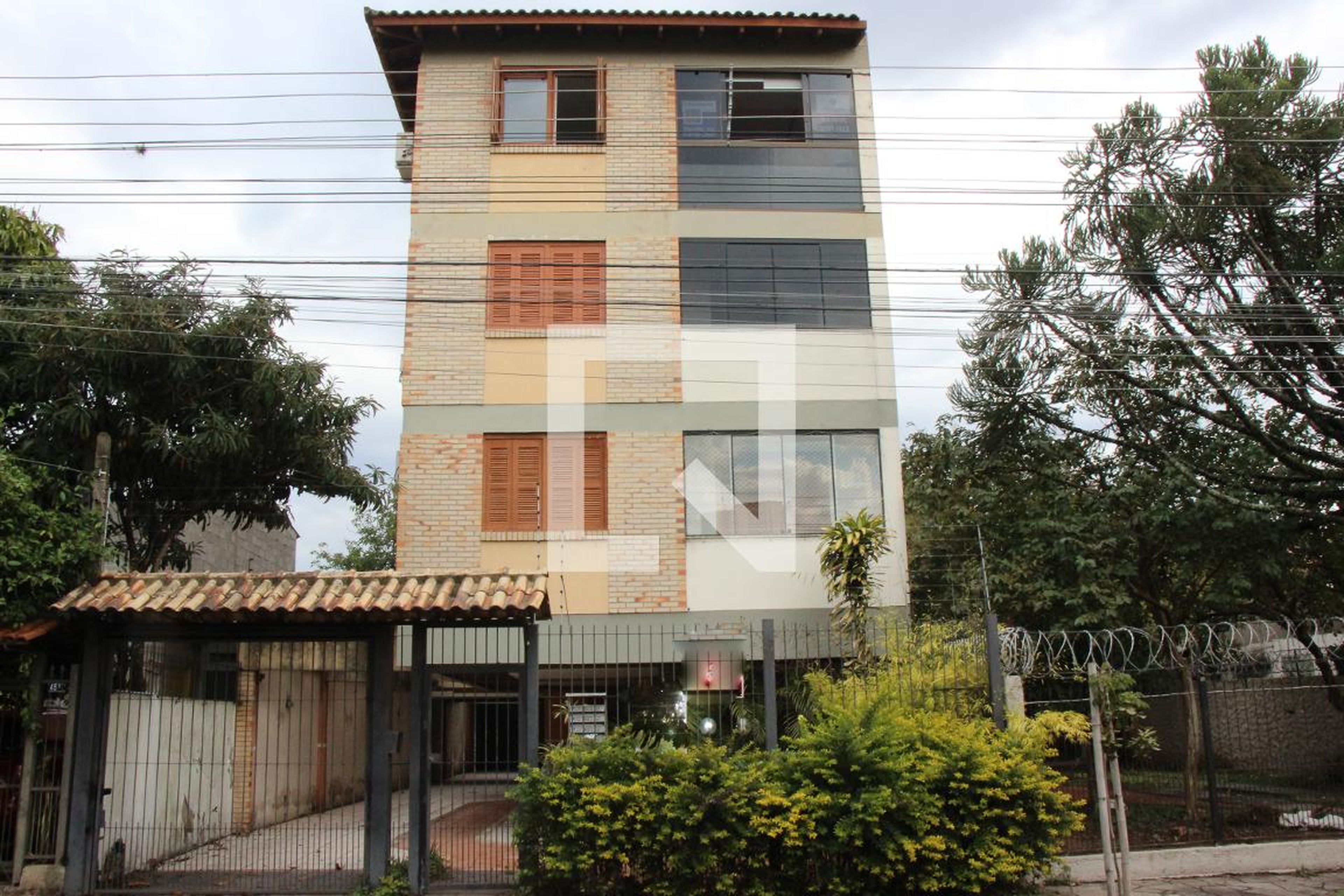 Fachada Condomínio em Rua Afonso Arinos, 449