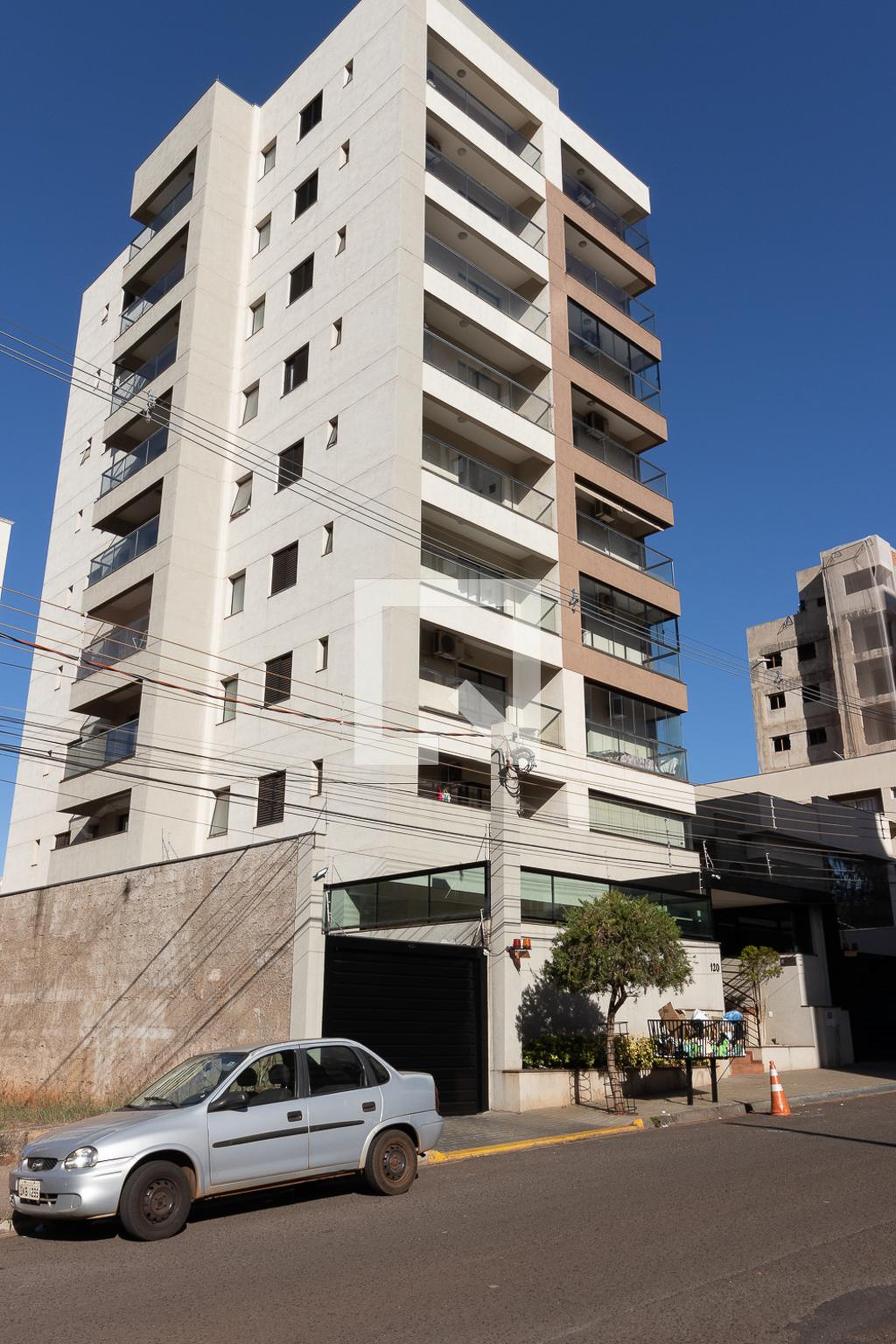 Fachada Condomínio em Rua Jose Rosario, 120