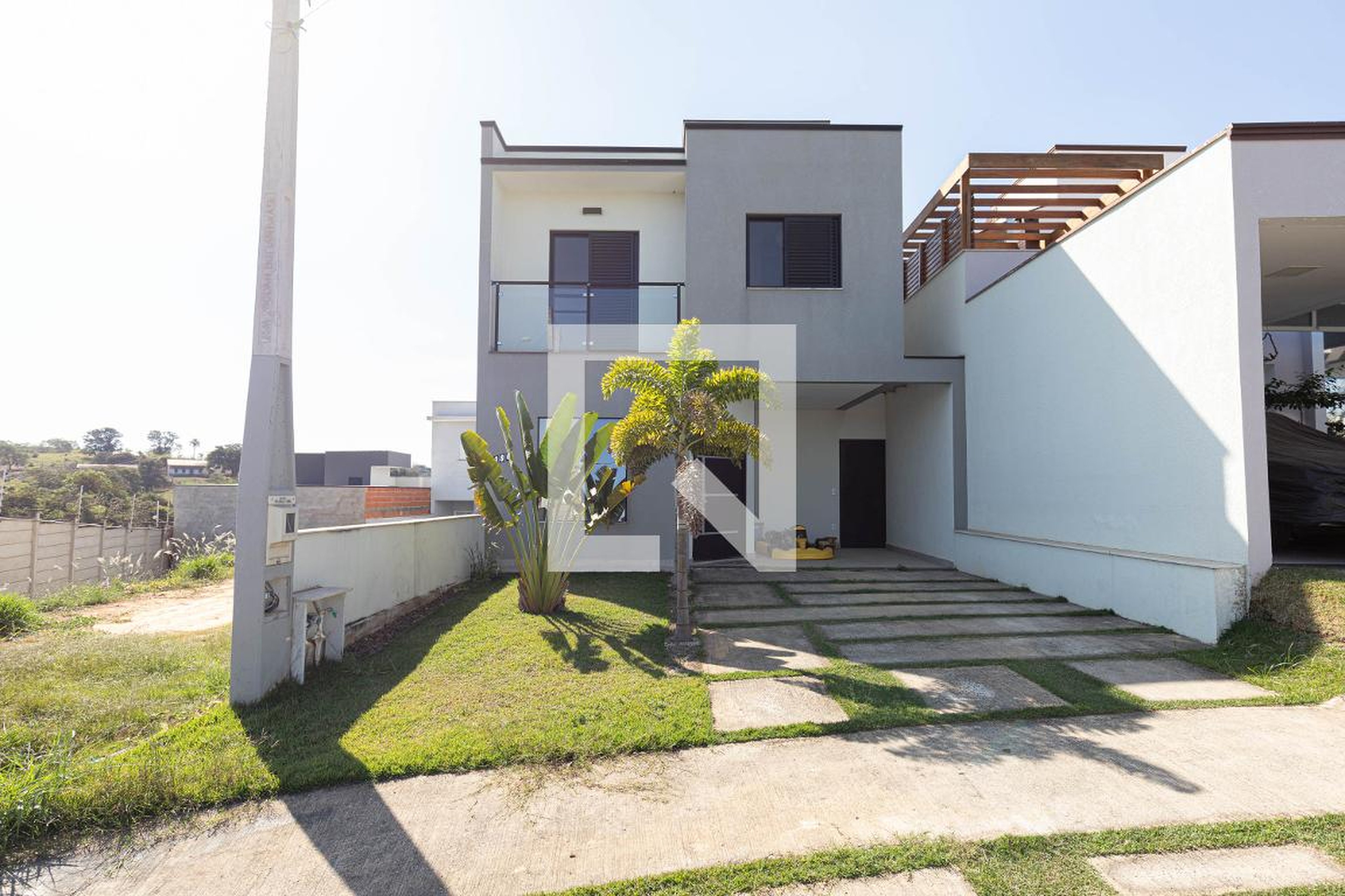 Fachada Condomínio em Rua Quatro, 386