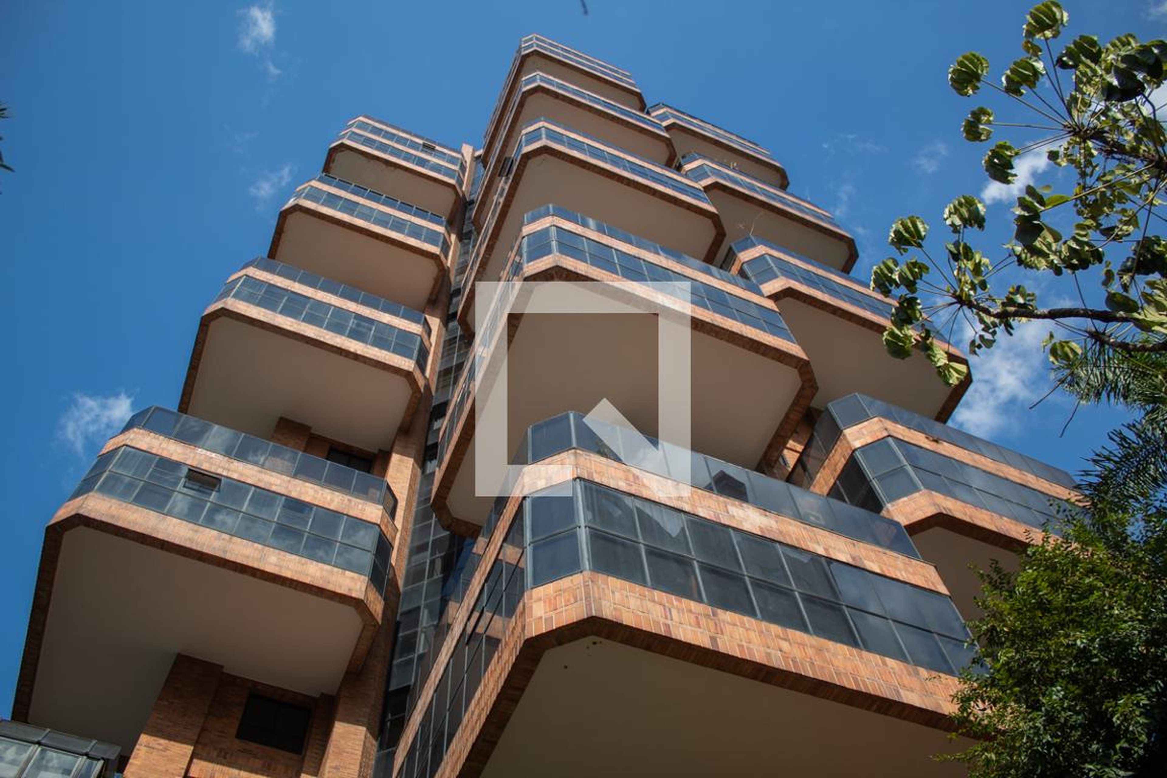 Fachada do Prédio Condomínio Plaza Doro