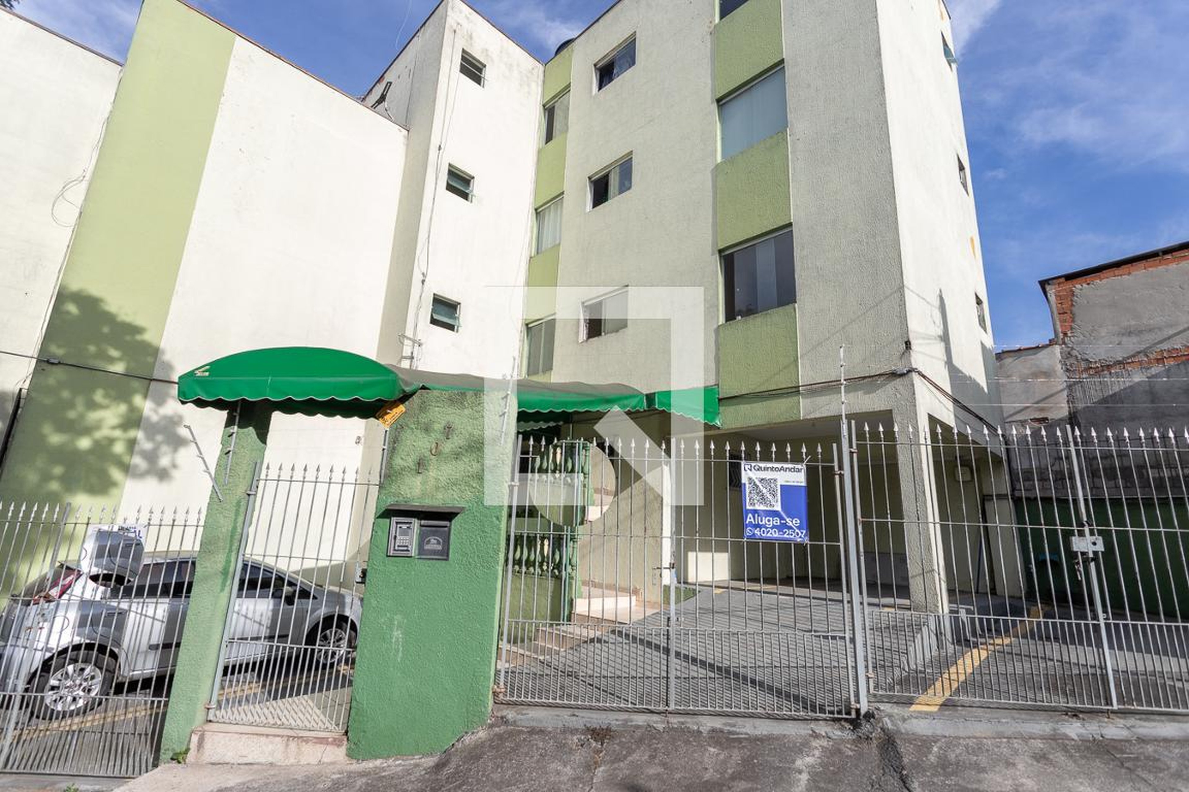 Fachada do Condomínio Edifício Francesco Acocella