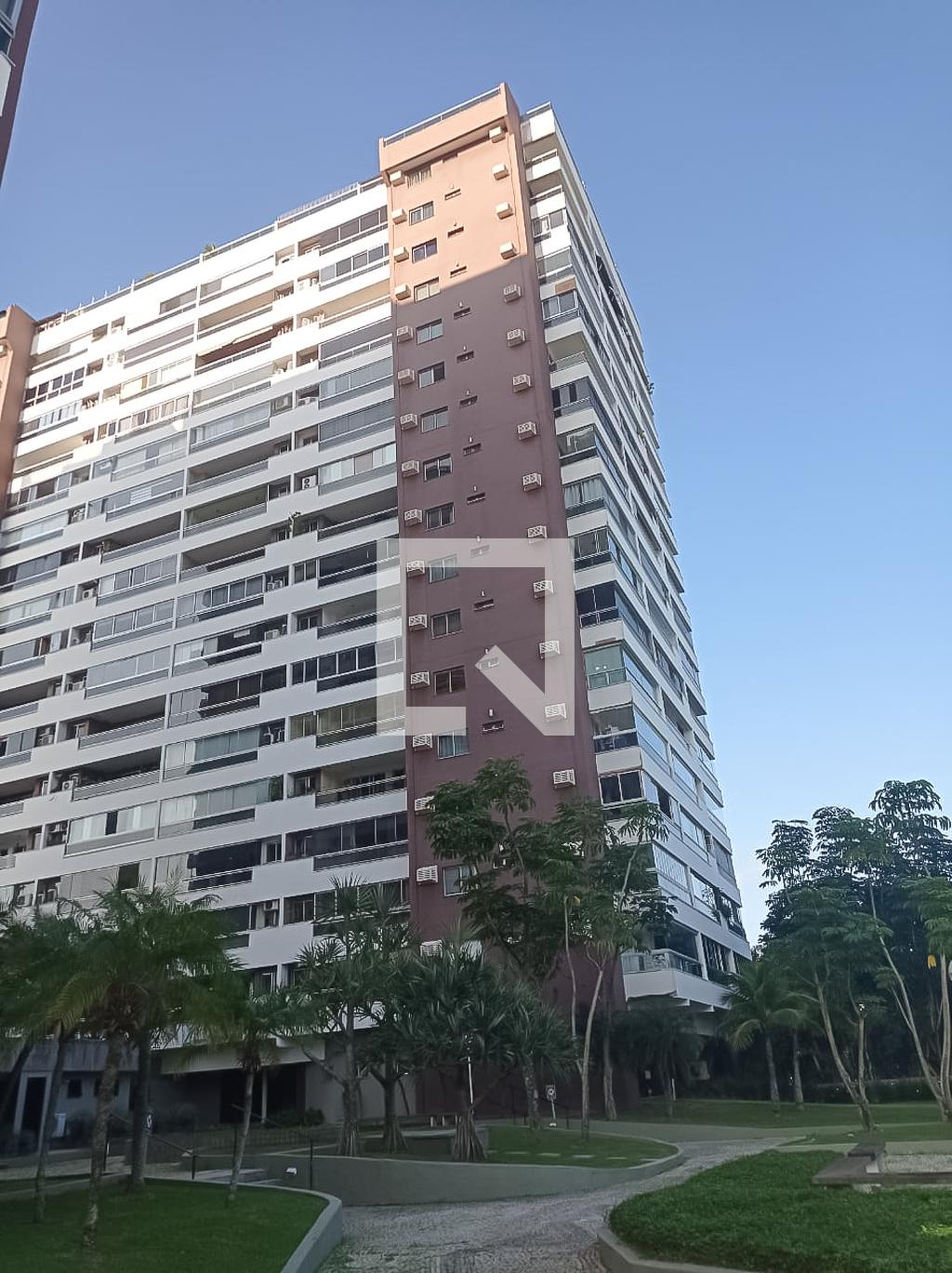 Fachada Condomínio em Avenida das Américas, 114