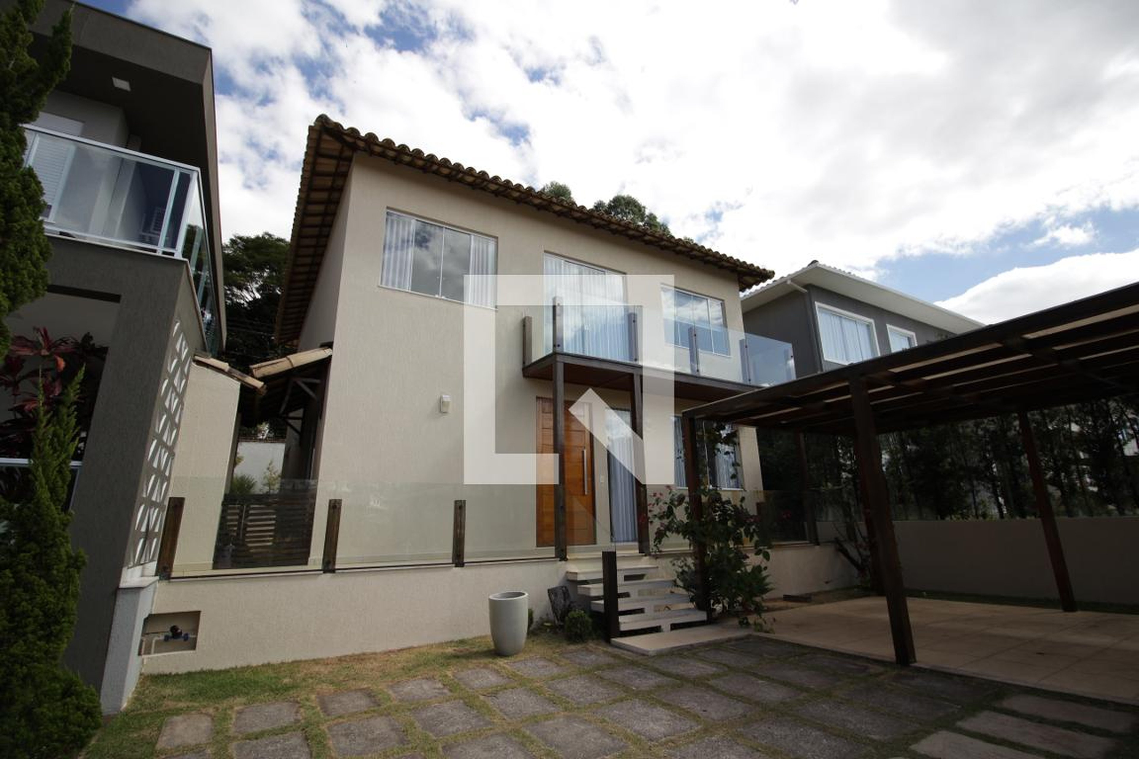 Fachada Condomínio em Rua Istambul, 3