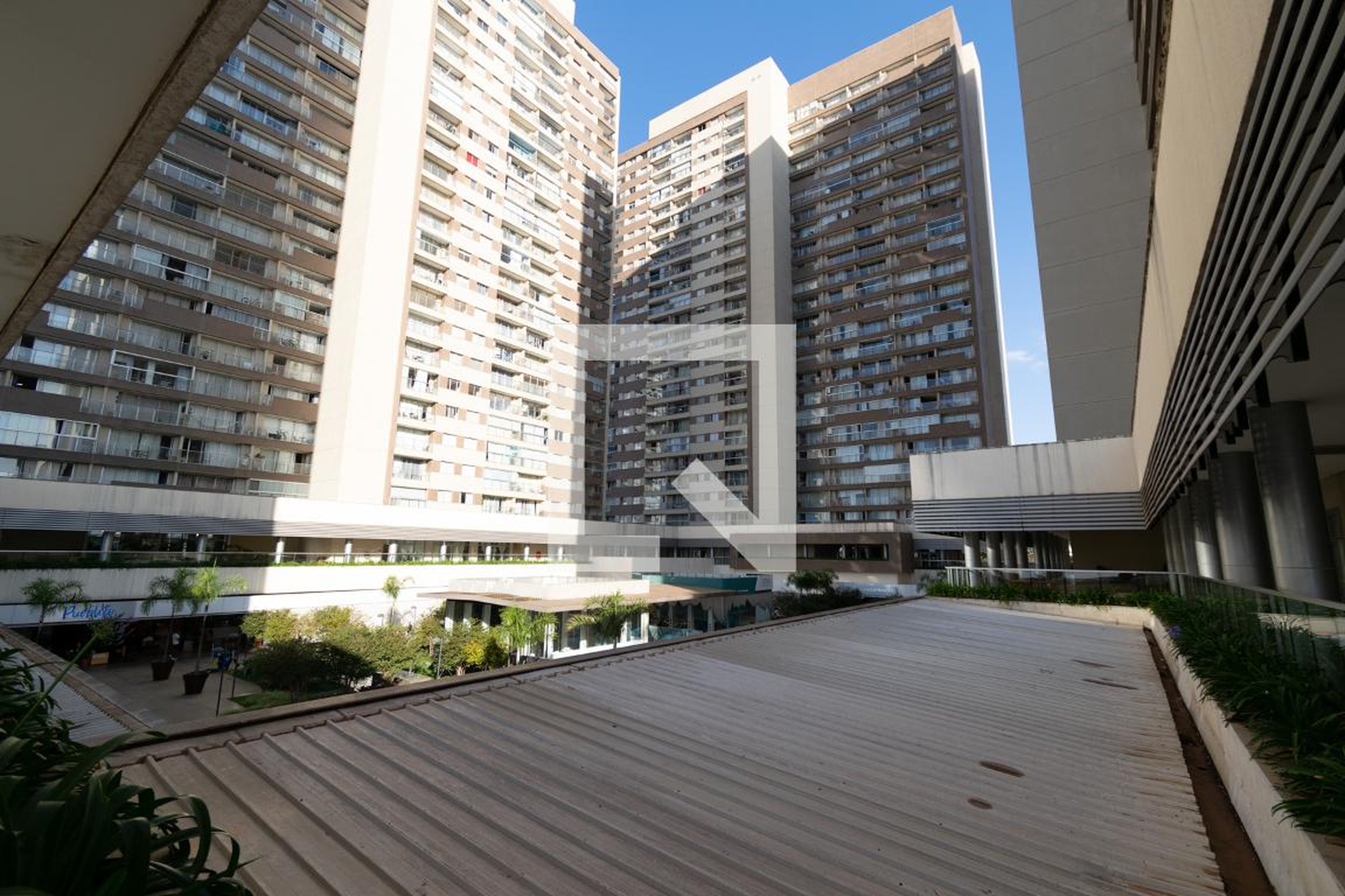 Fachada Condomínio em Rua Copaíba, 15