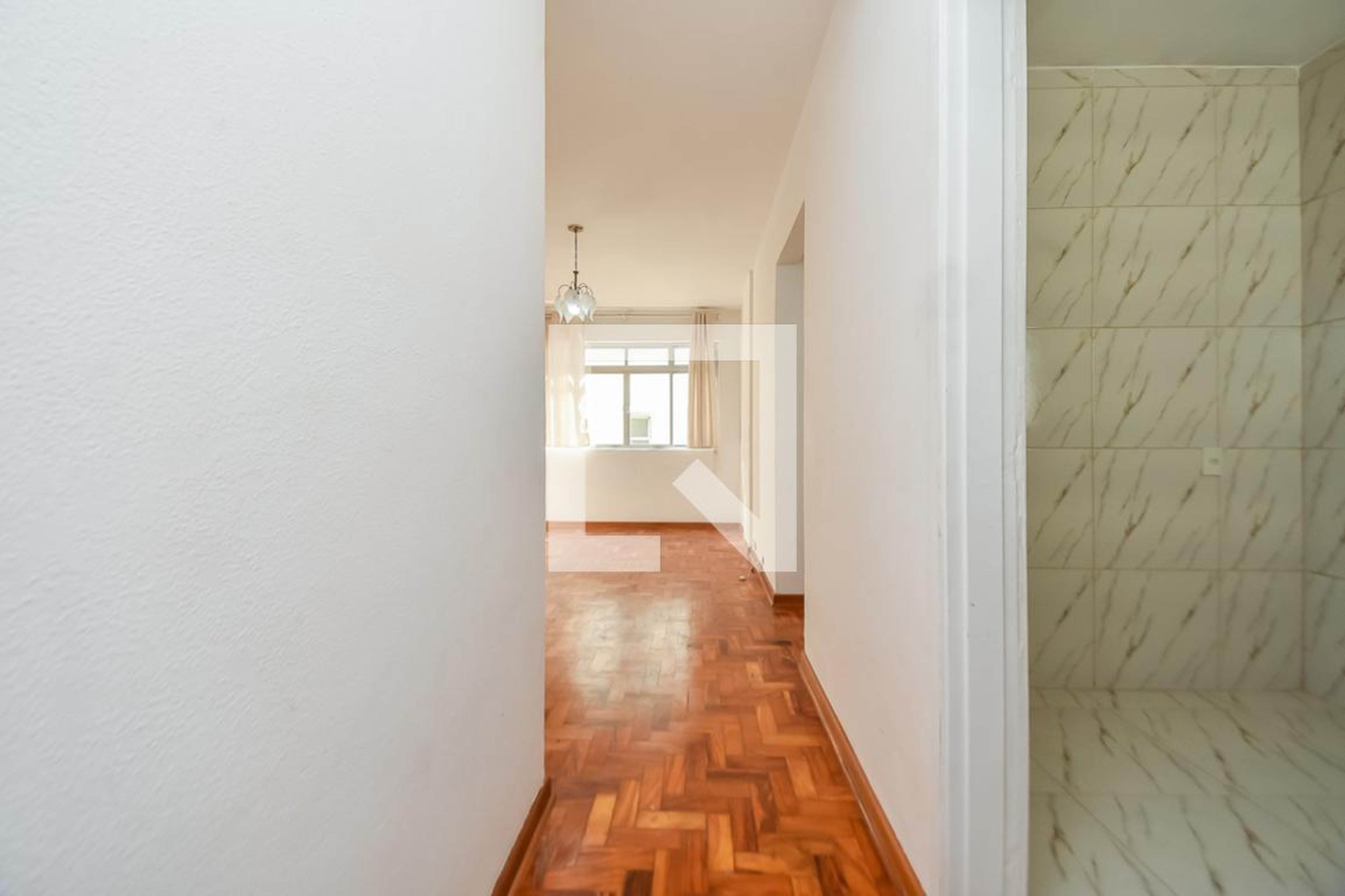 Entrada - Caio Prado