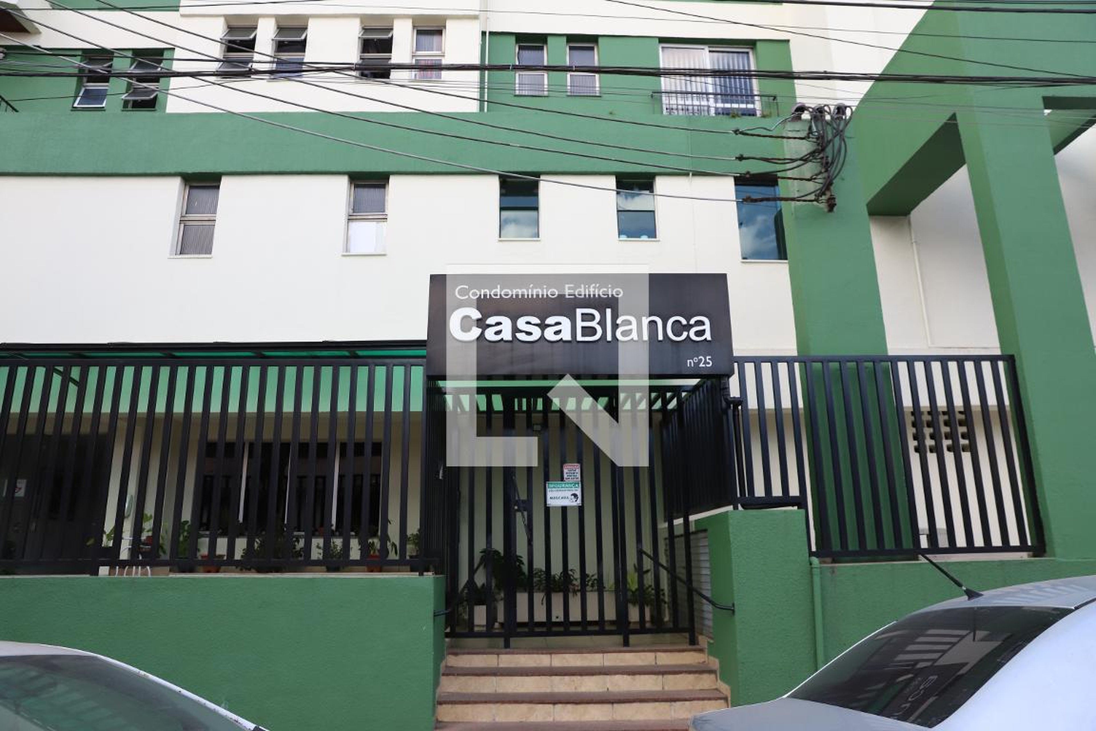 Fachada do Condomínio Edifício Casa Blanca