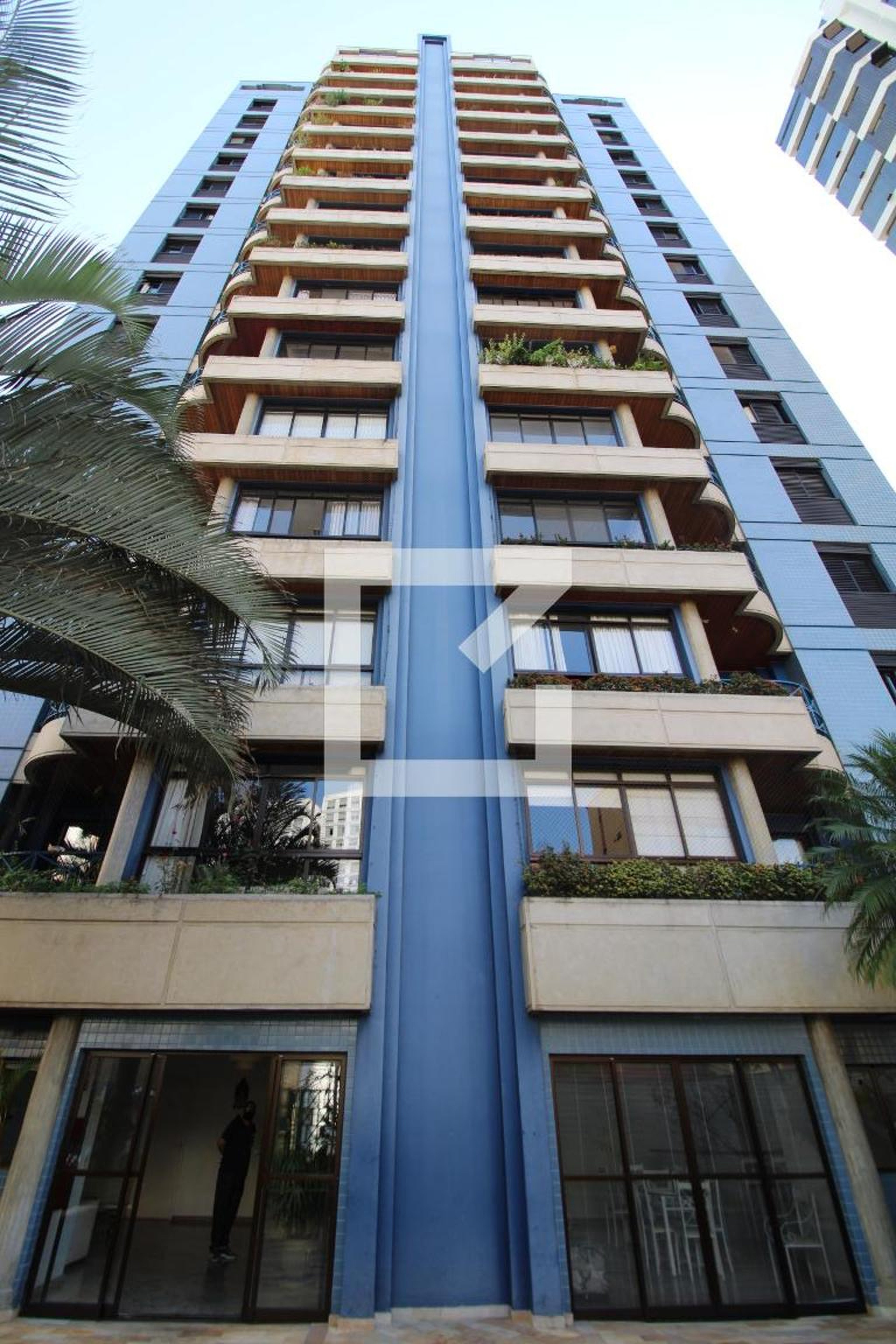 Fachada do Prédio Condomínio em Rua Coelho Neto, 331