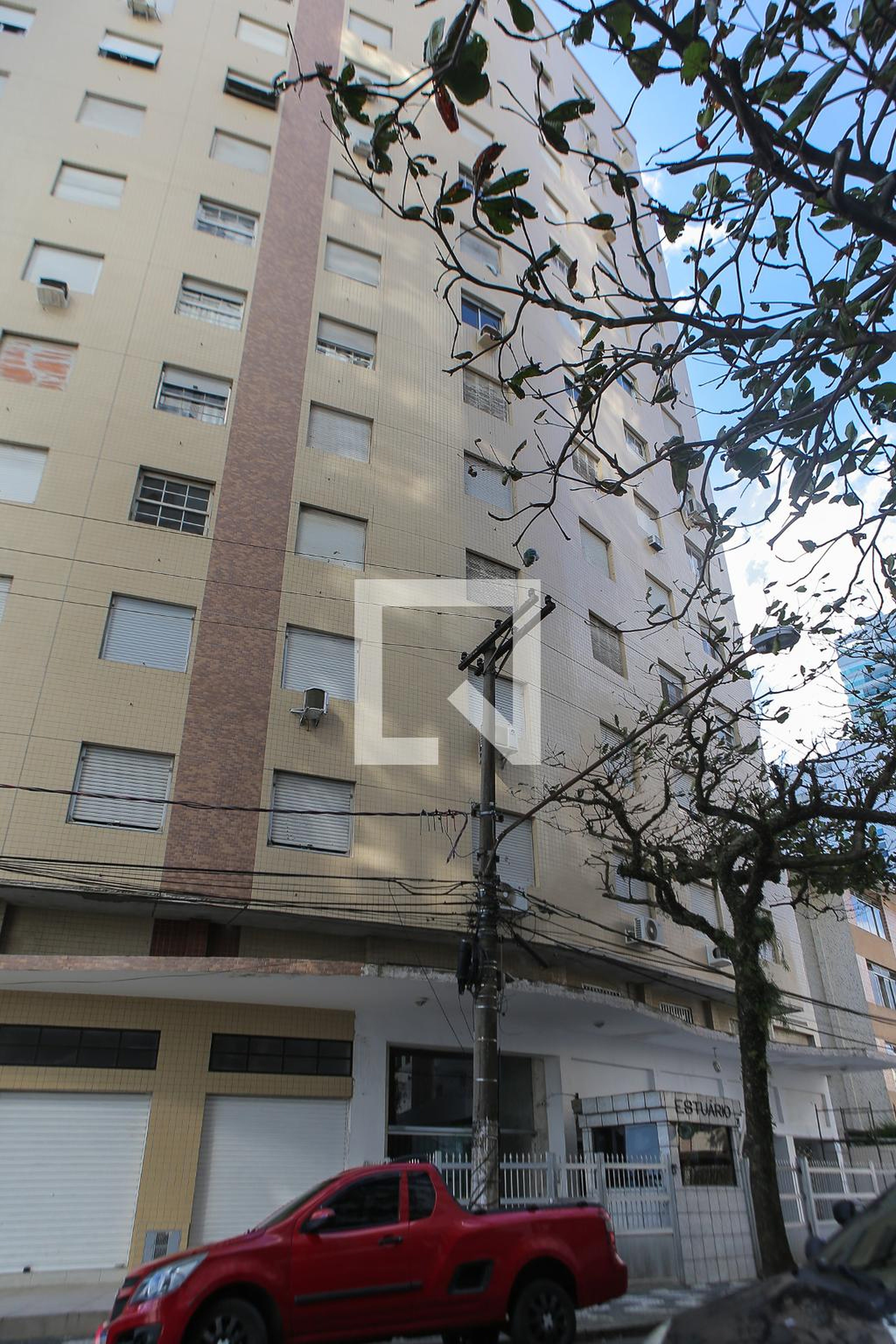 Fachada Condomínio em Rua Imperatriz Leopoldina, 9